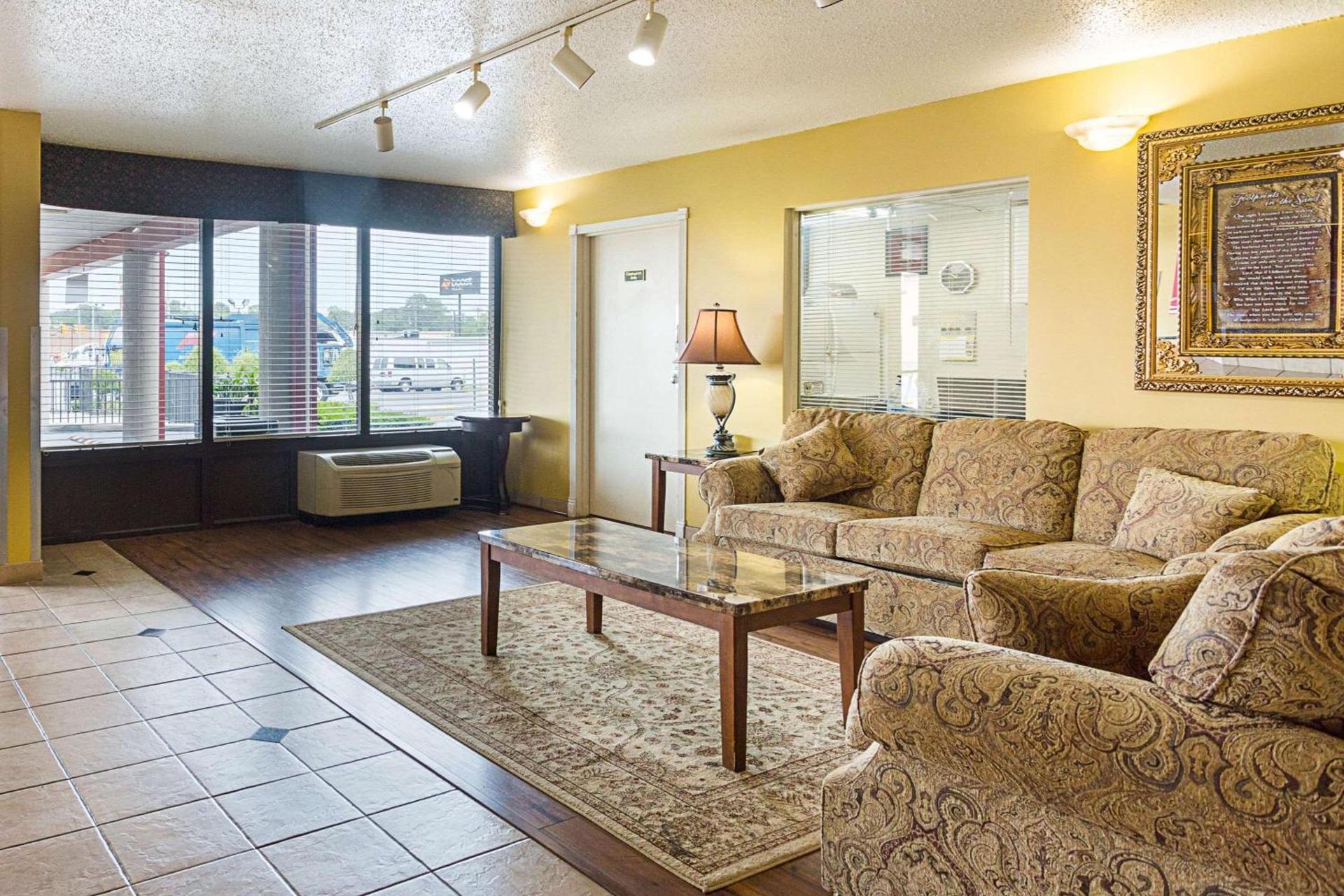 Parkway Inn of Birmingham photo 6