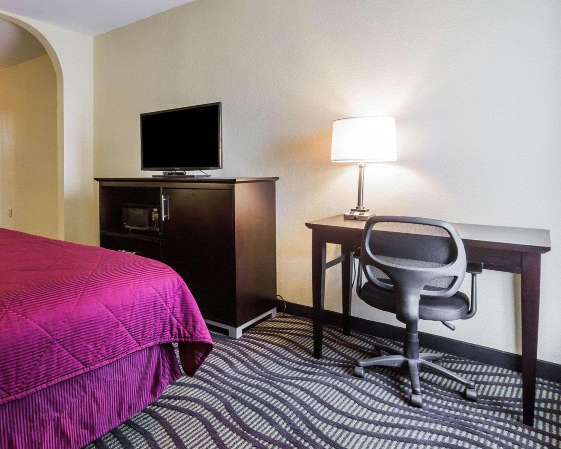 Quality Inn & Suites North Montgomery photo 29