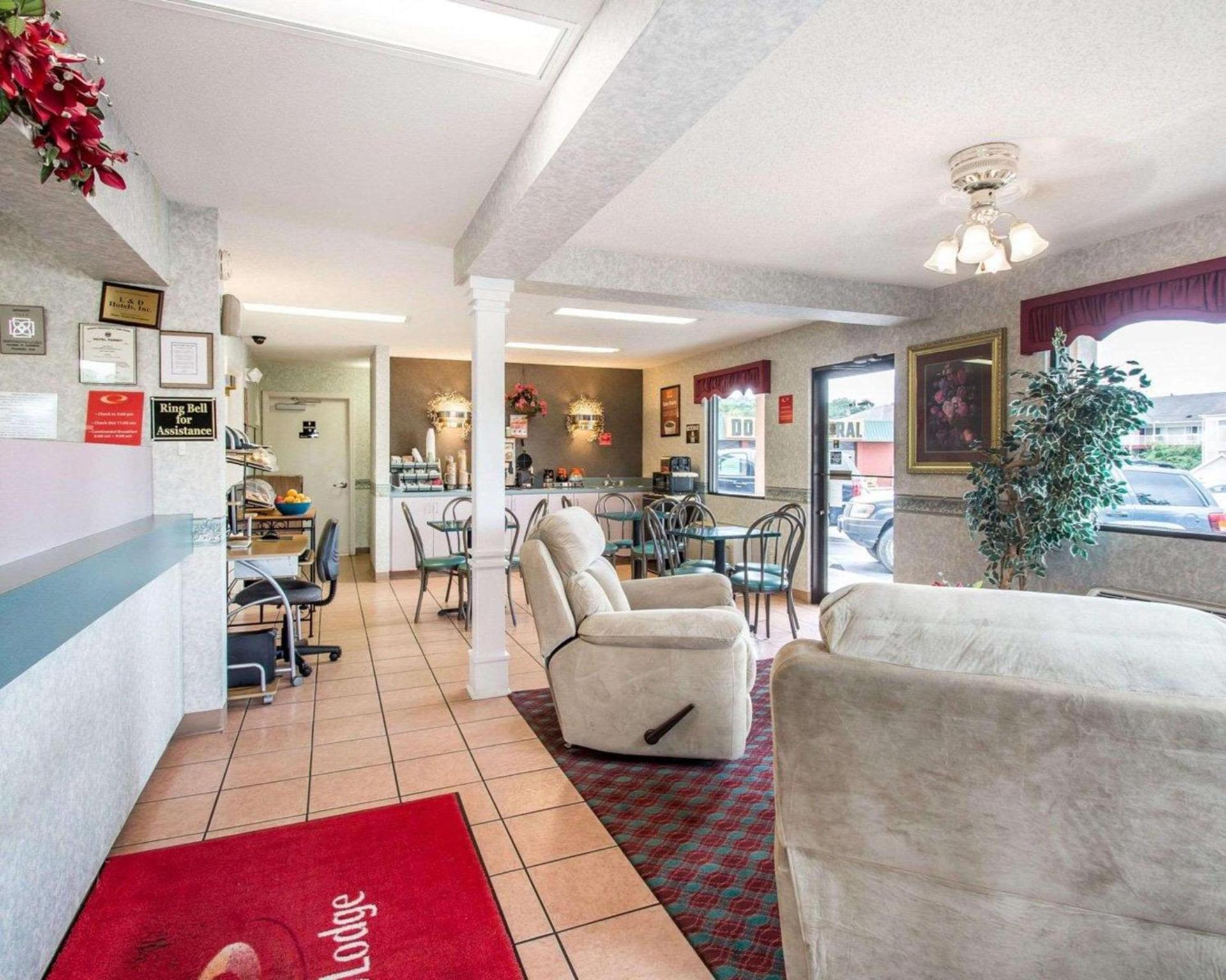 Econo Lodge Dothan West photo 6