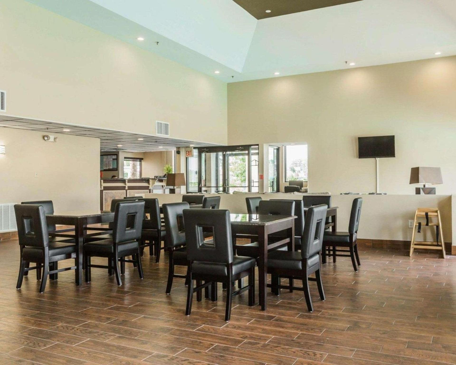 Quality Inn & Suites North Montgomery photo 30