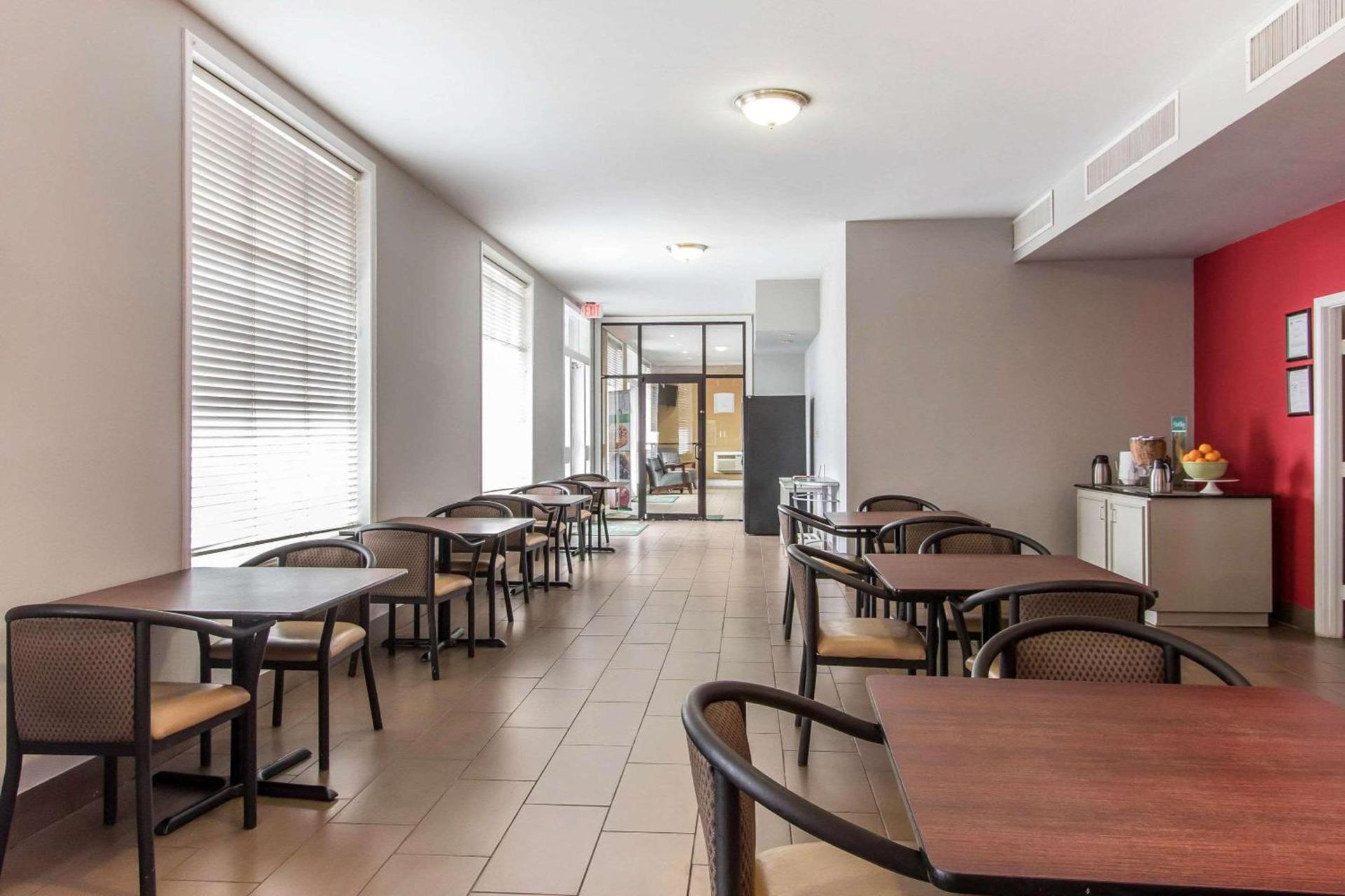 Quality Inn Downtown Historic District photo 31