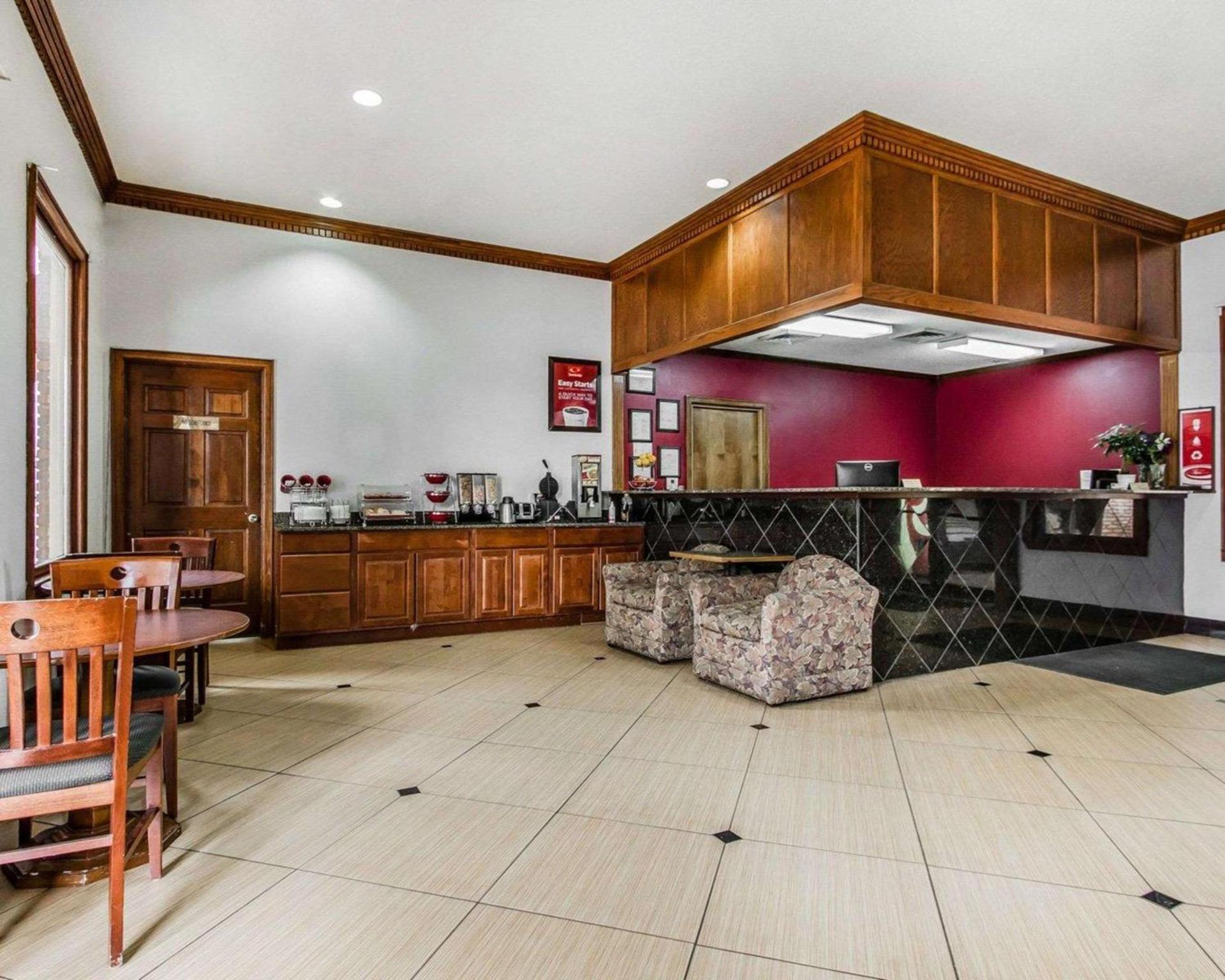 Econo Lodge Inn & Suites Enterprise photo 6