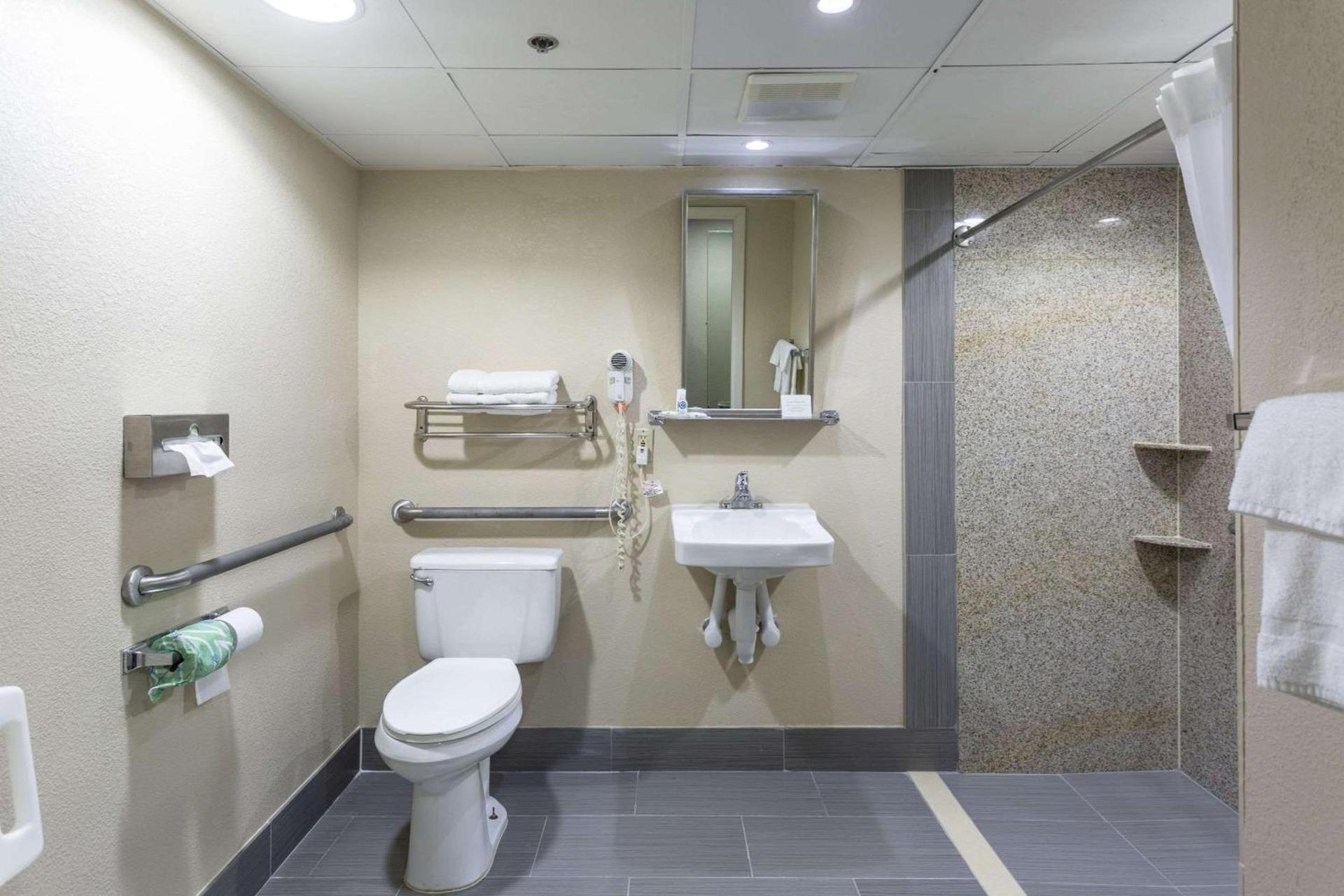 Comfort Inn Decatur Priceville photo 21