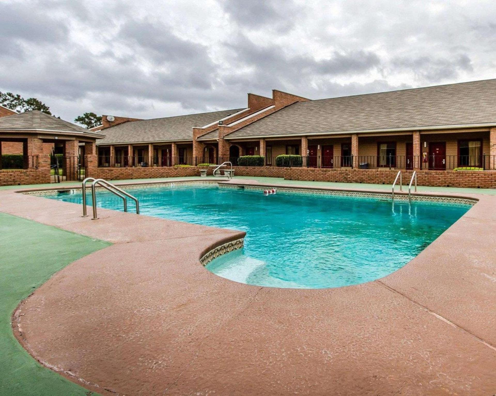 Econo Lodge Inn & Suites Enterprise photo 20