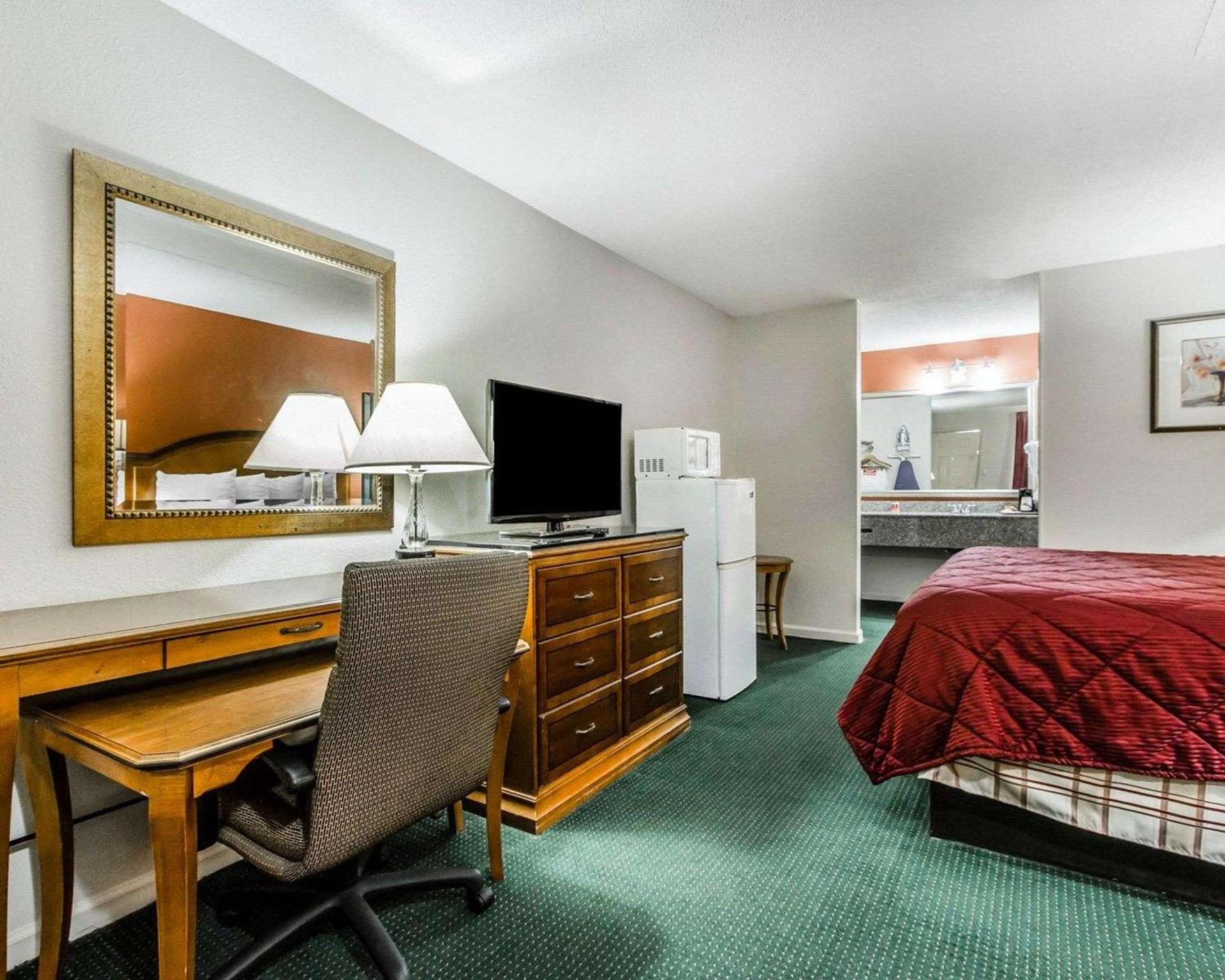 Econo Lodge Inn & Suites Enterprise photo 13