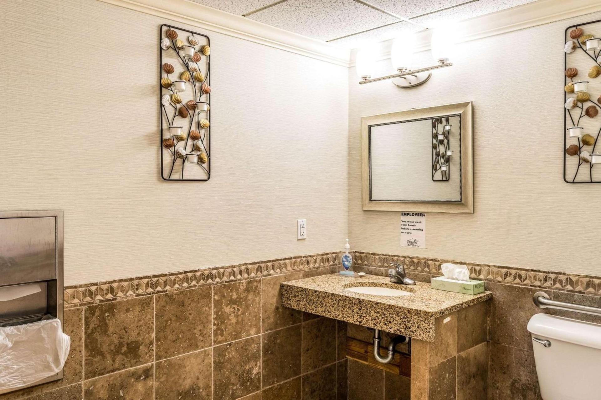 Quality Inn Alexander City photo 23