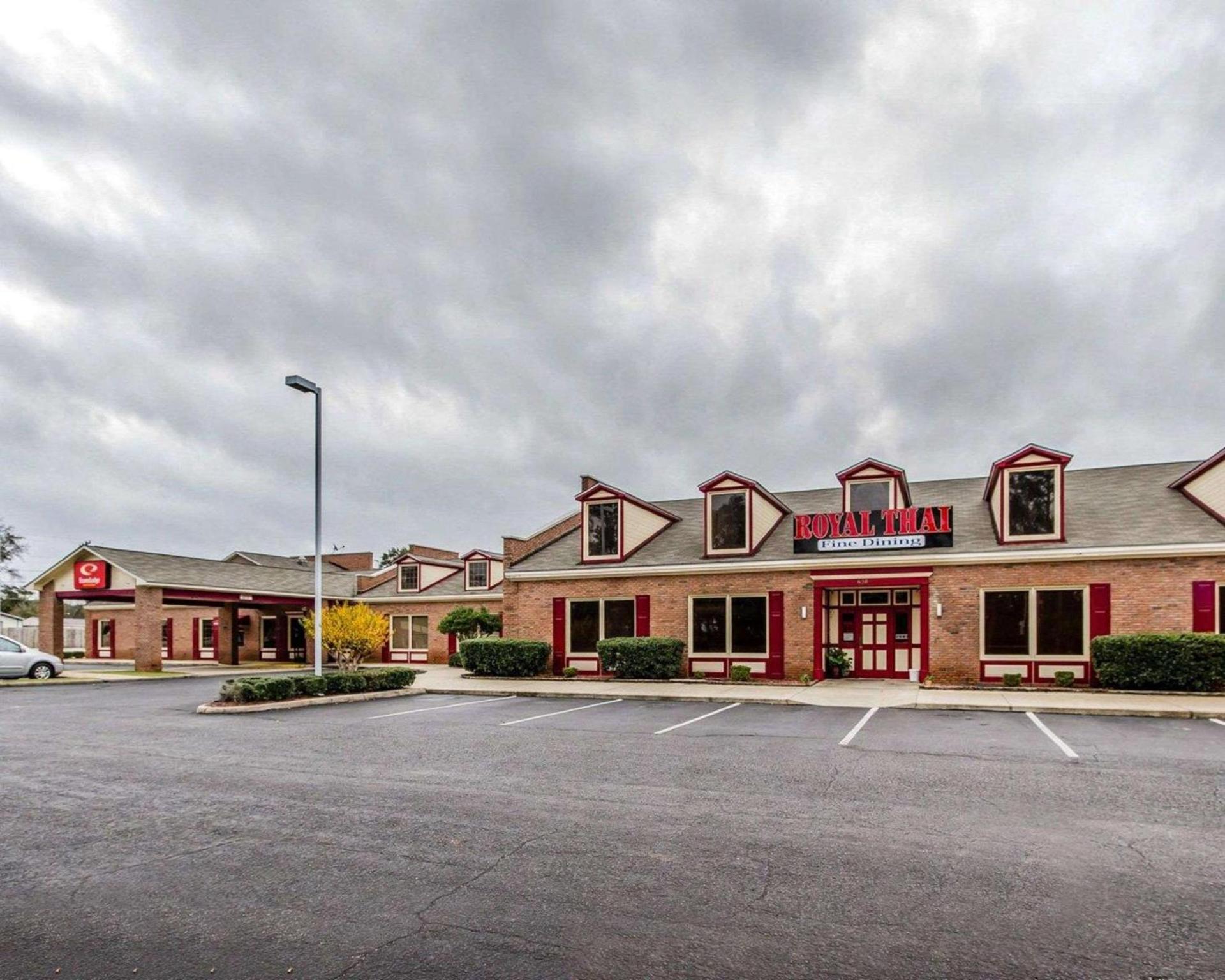 Econo Lodge Inn & Suites Enterprise photo 2