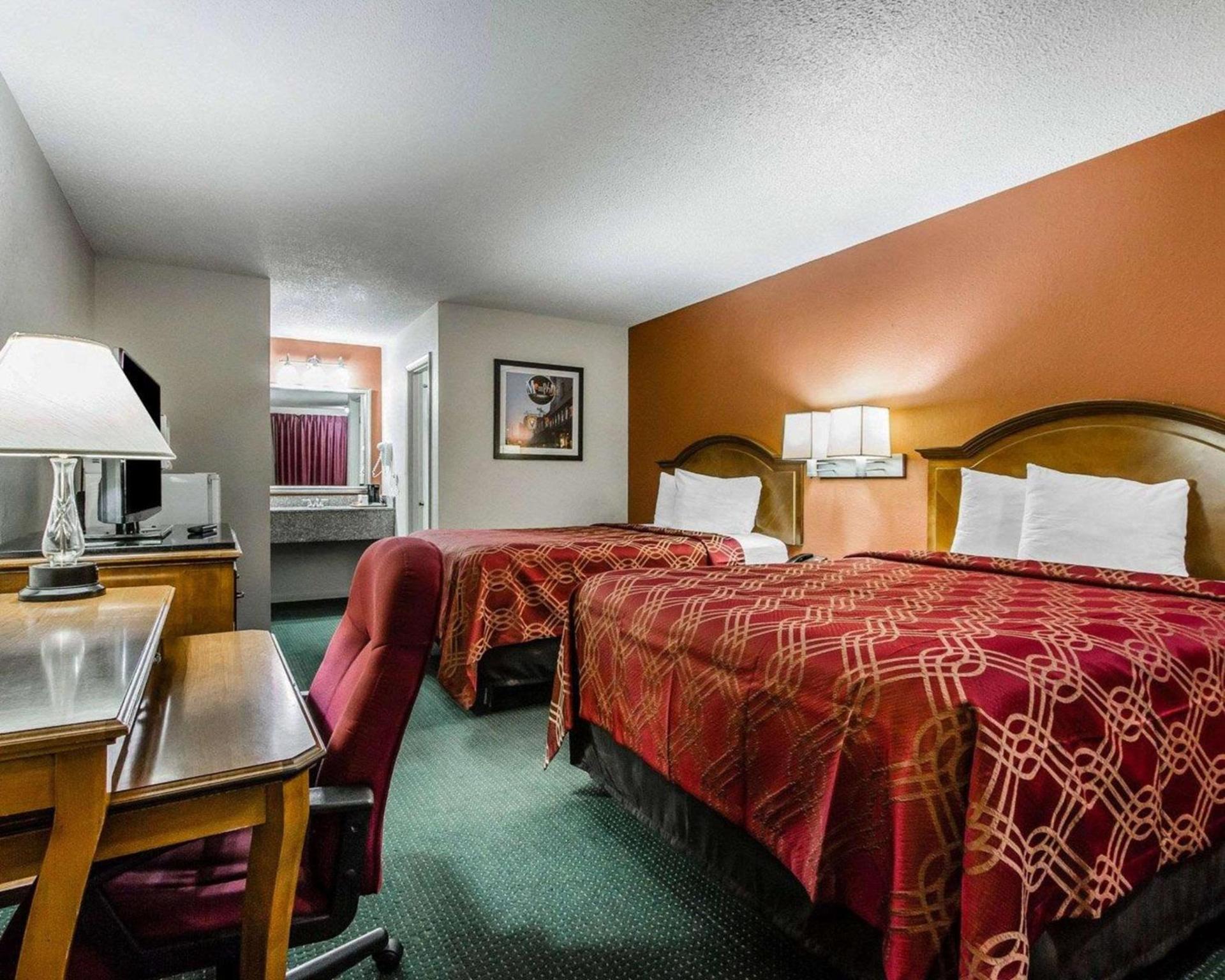 Econo Lodge Inn & Suites Enterprise photo 18