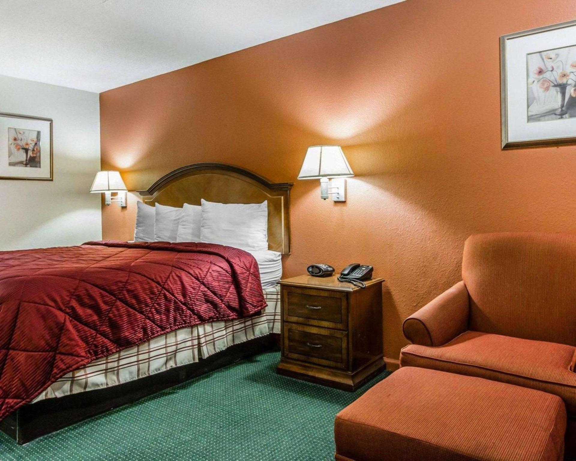 Econo Lodge Inn & Suites Enterprise photo 10