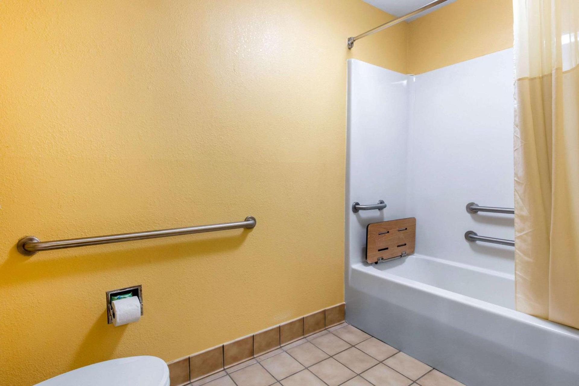 Quality Inn & Suites Montgomery East Carmichael Rd photo 11