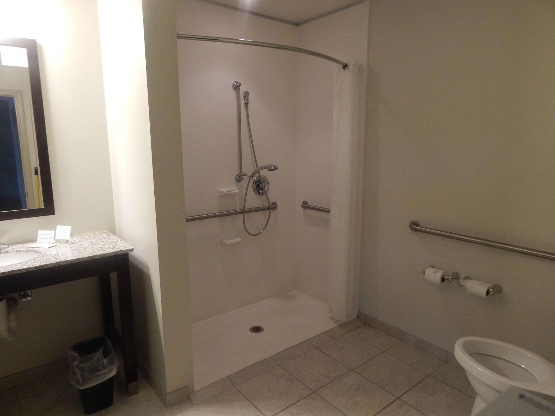 Sleep Inn & Suites Evergreen I-65 photo 12