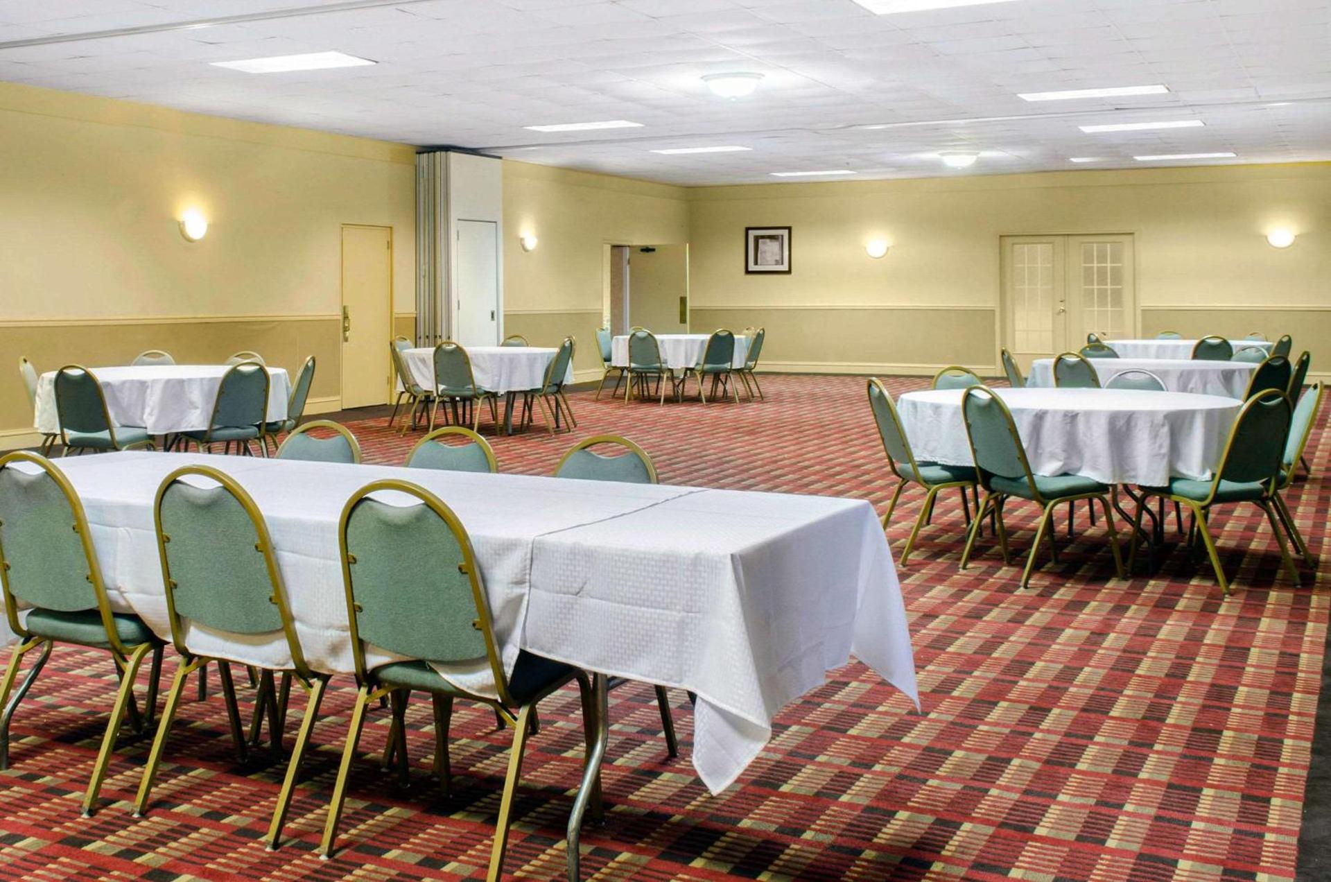 Quality Inn University Area photo 33