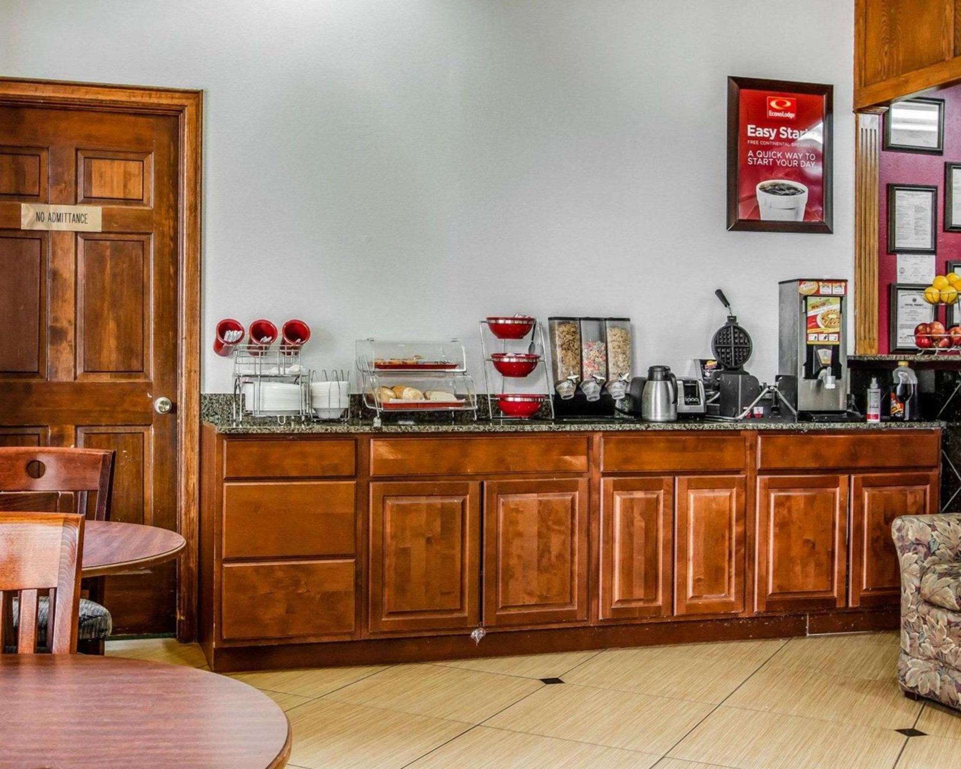Econo Lodge Inn & Suites Enterprise photo 25