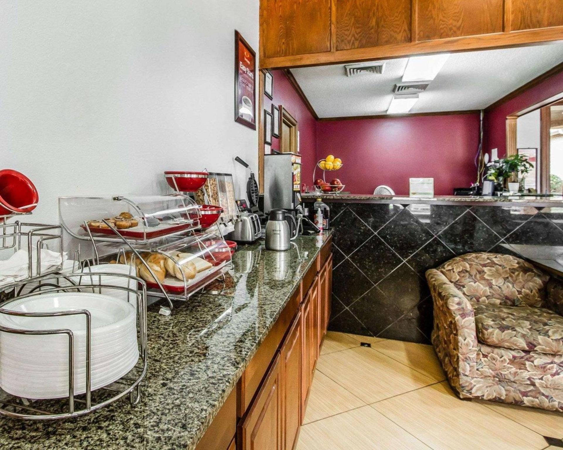 Econo Lodge Inn & Suites Enterprise photo 21