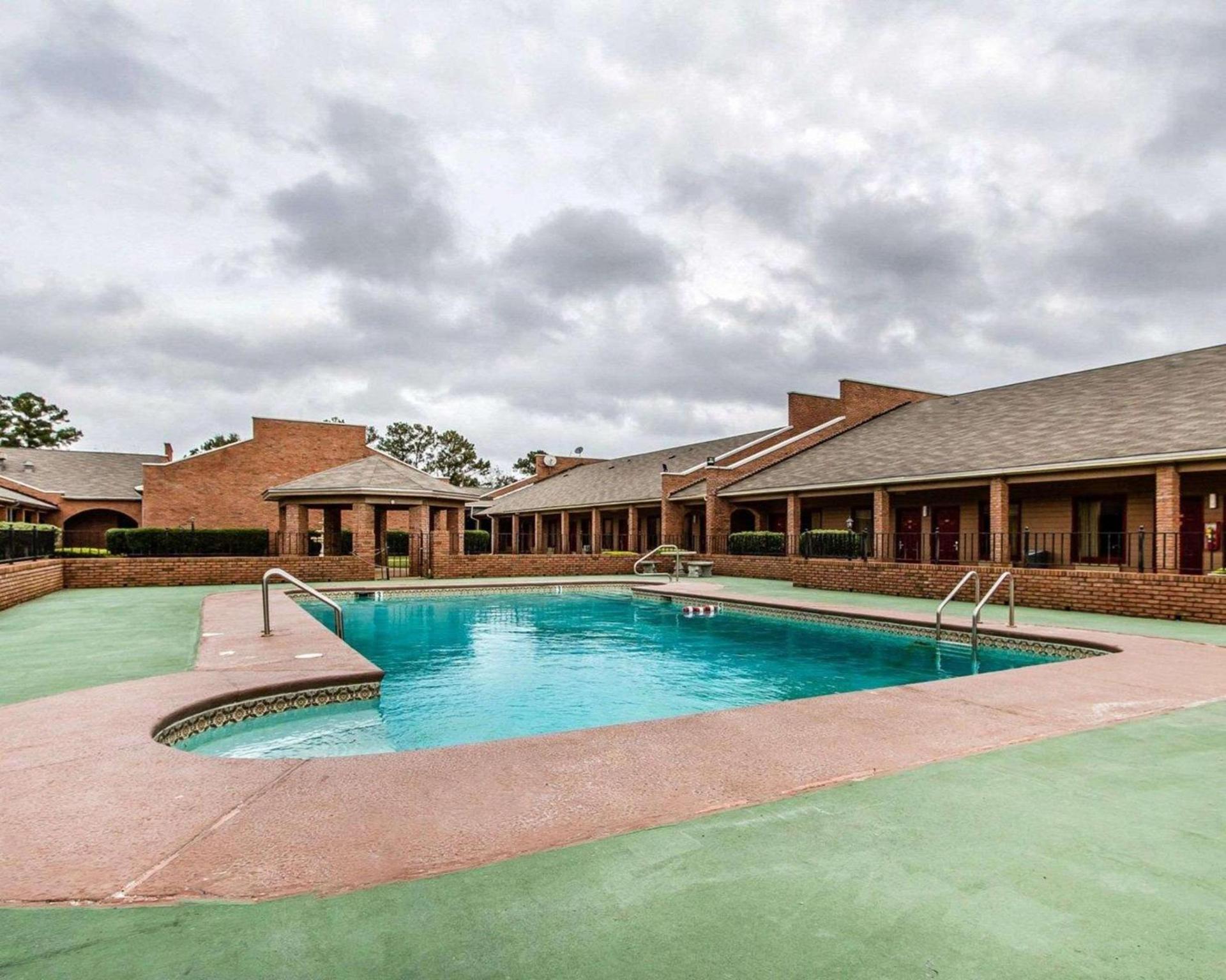 Econo Lodge Inn & Suites Enterprise photo 19
