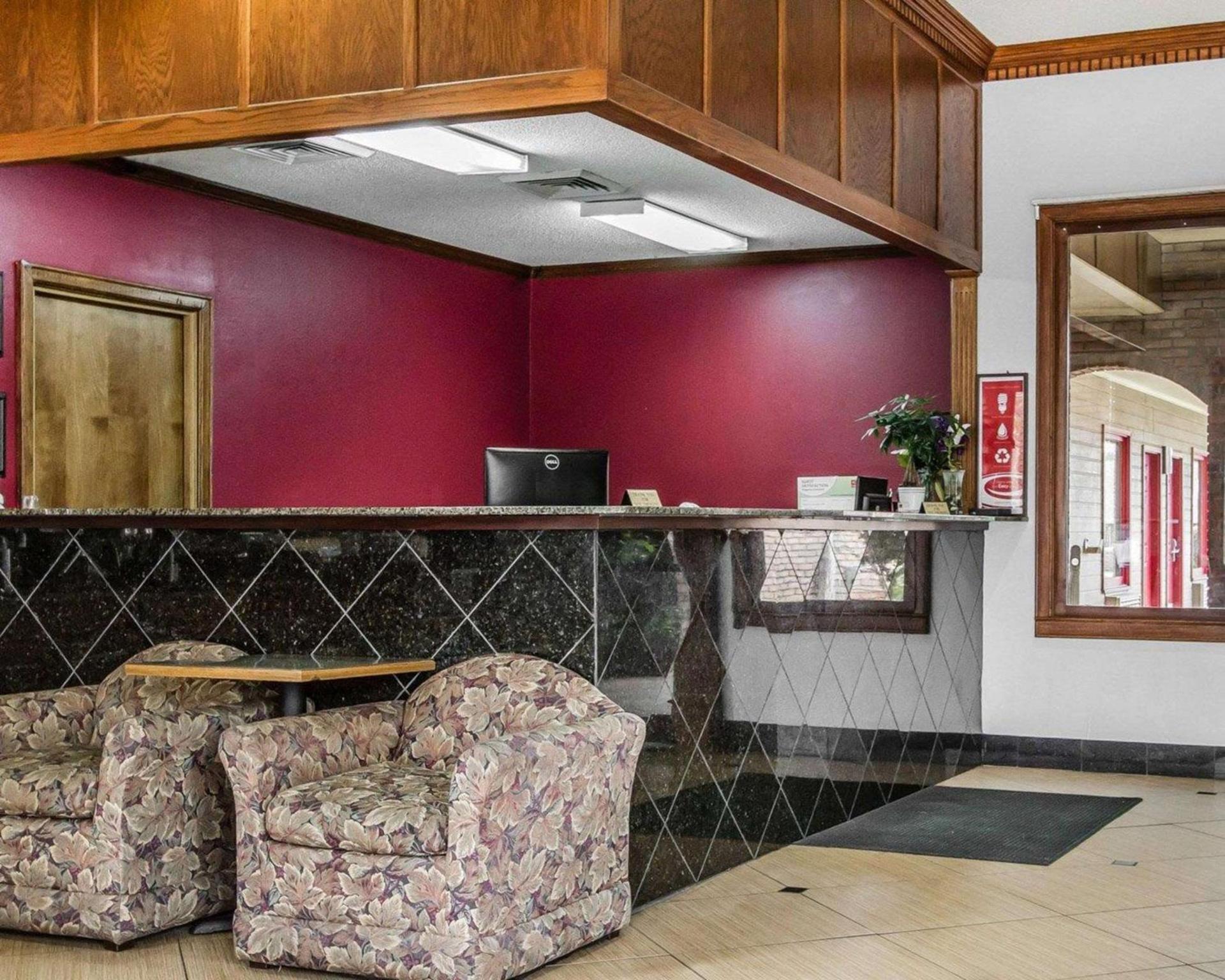 Econo Lodge Inn & Suites Enterprise photo 7