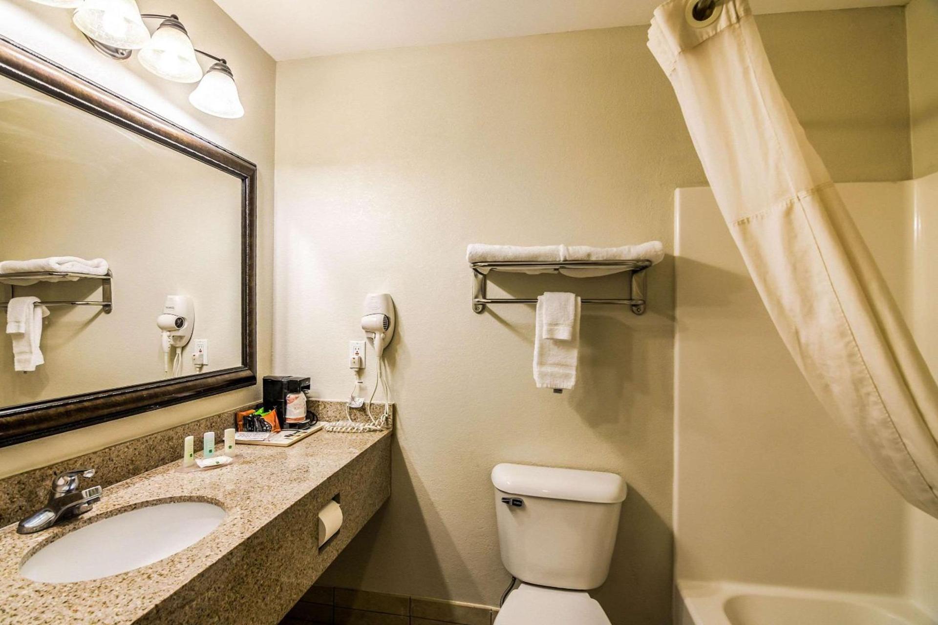 Quality Inn Alexander City photo 28
