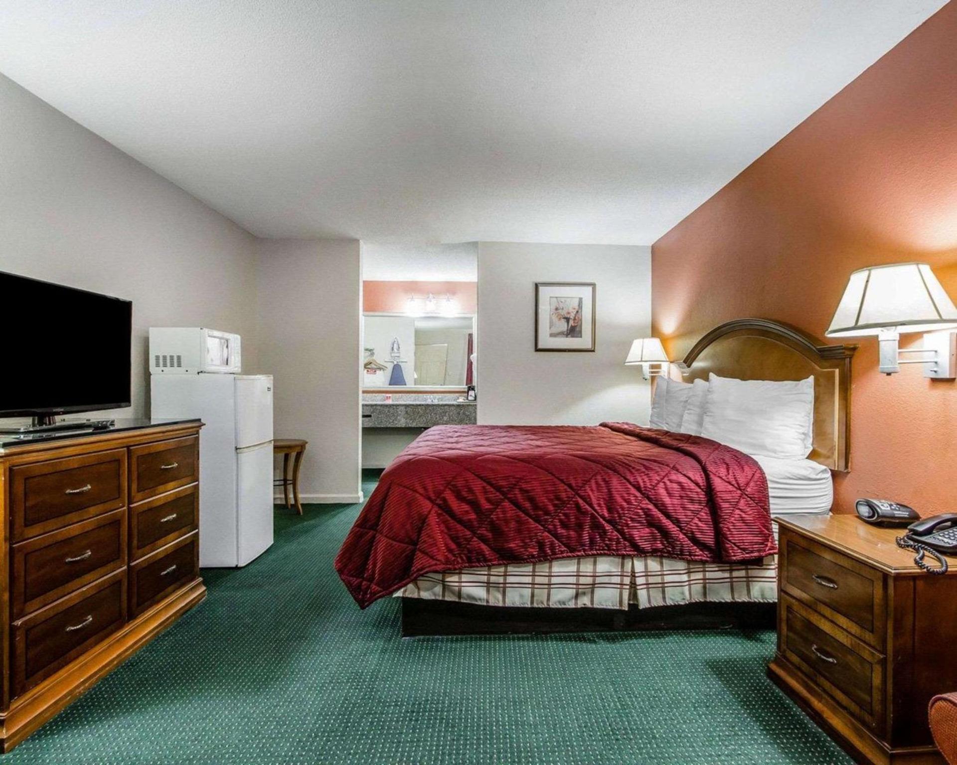 Econo Lodge Inn & Suites Enterprise photo 15