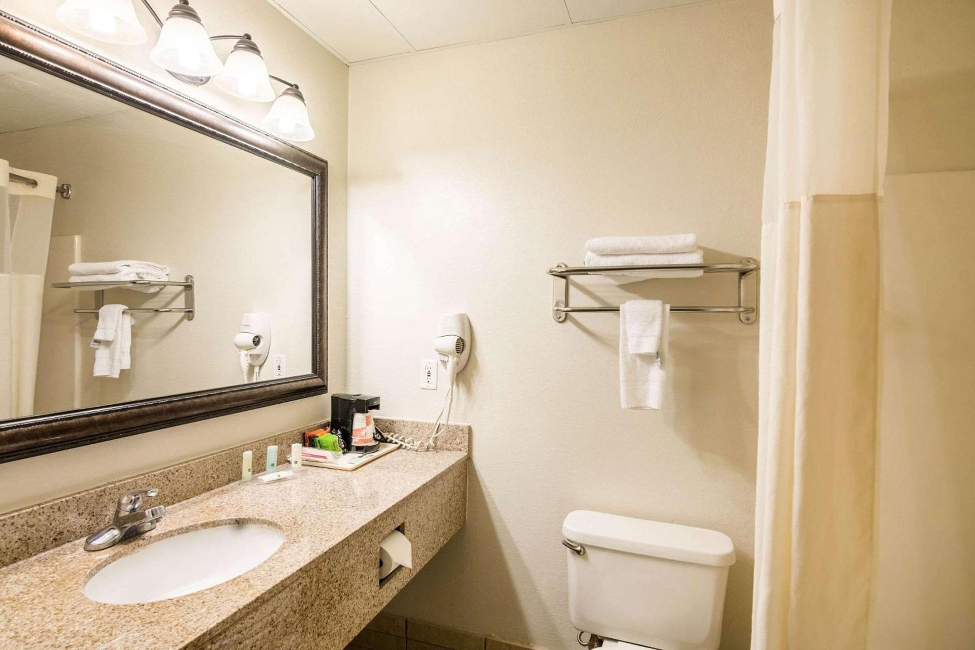 Quality Inn Alexander City photo 26