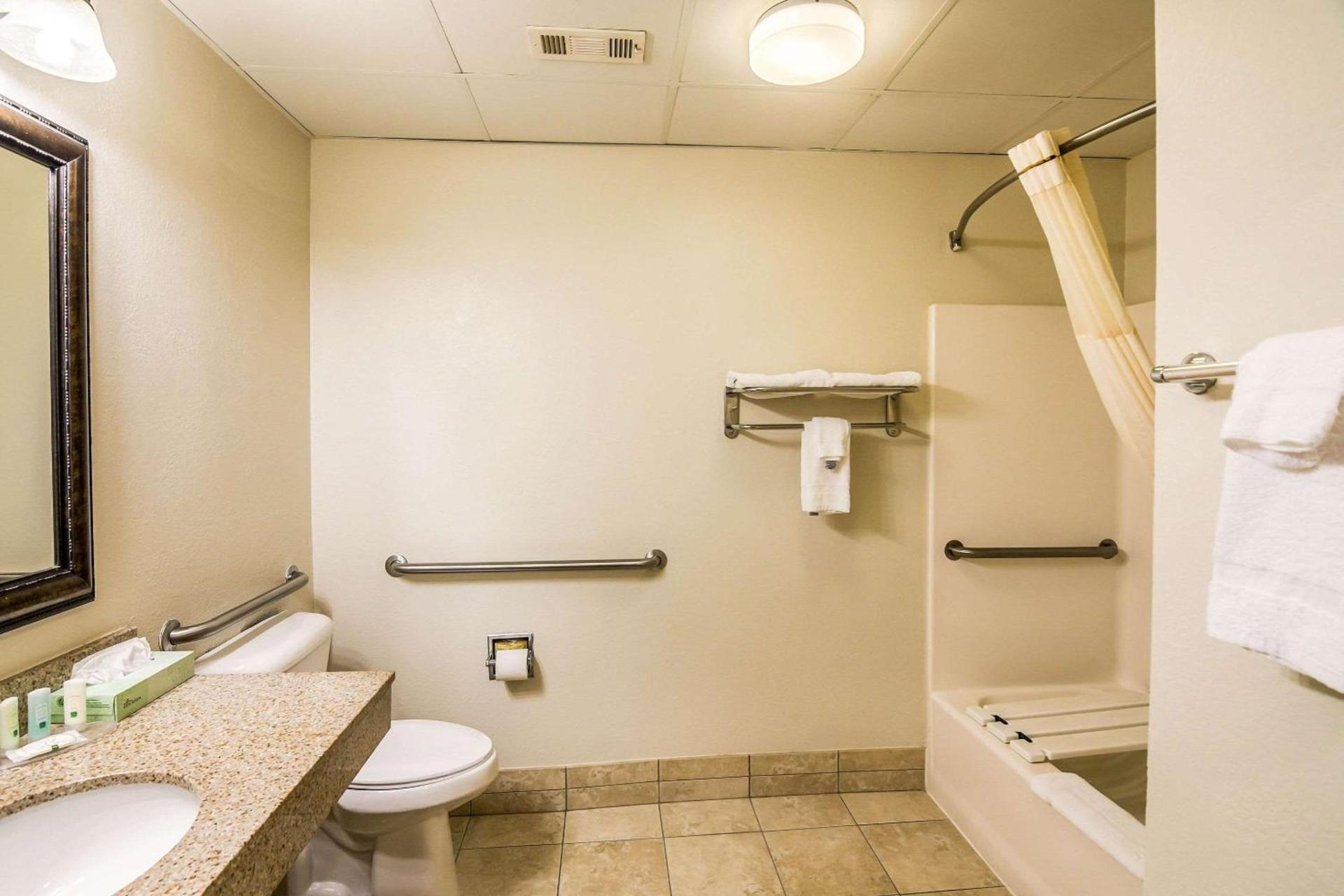 Quality Inn Alexander City photo 24