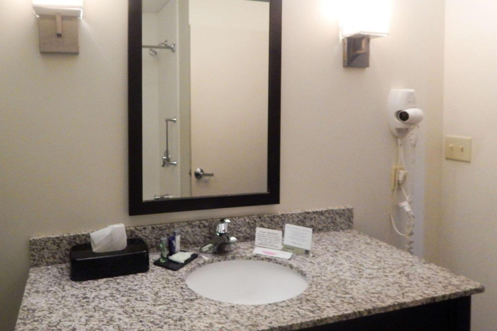Sleep Inn & Suites Evergreen I-65 photo 13