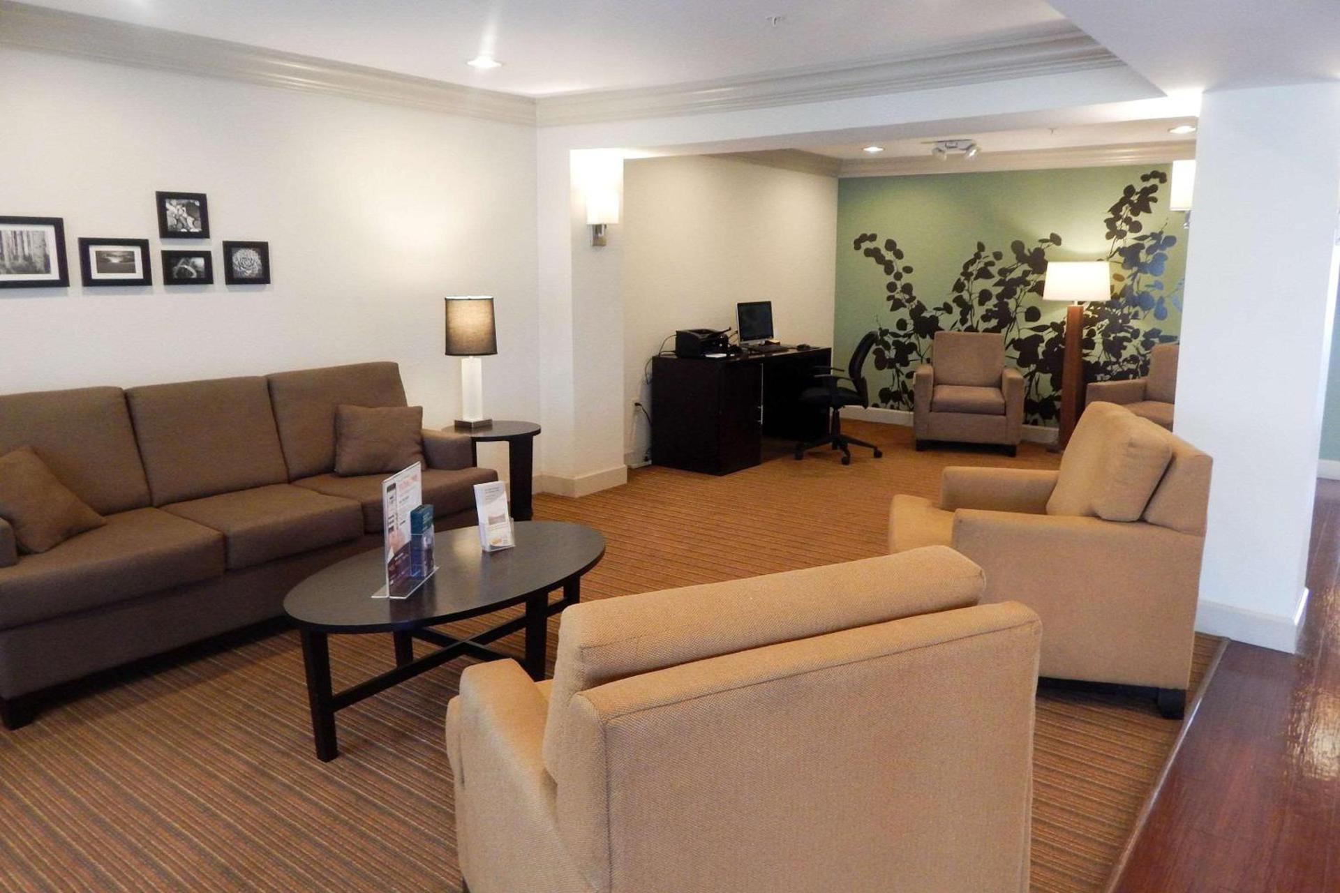 Sleep Inn & Suites Evergreen I-65 photo 7