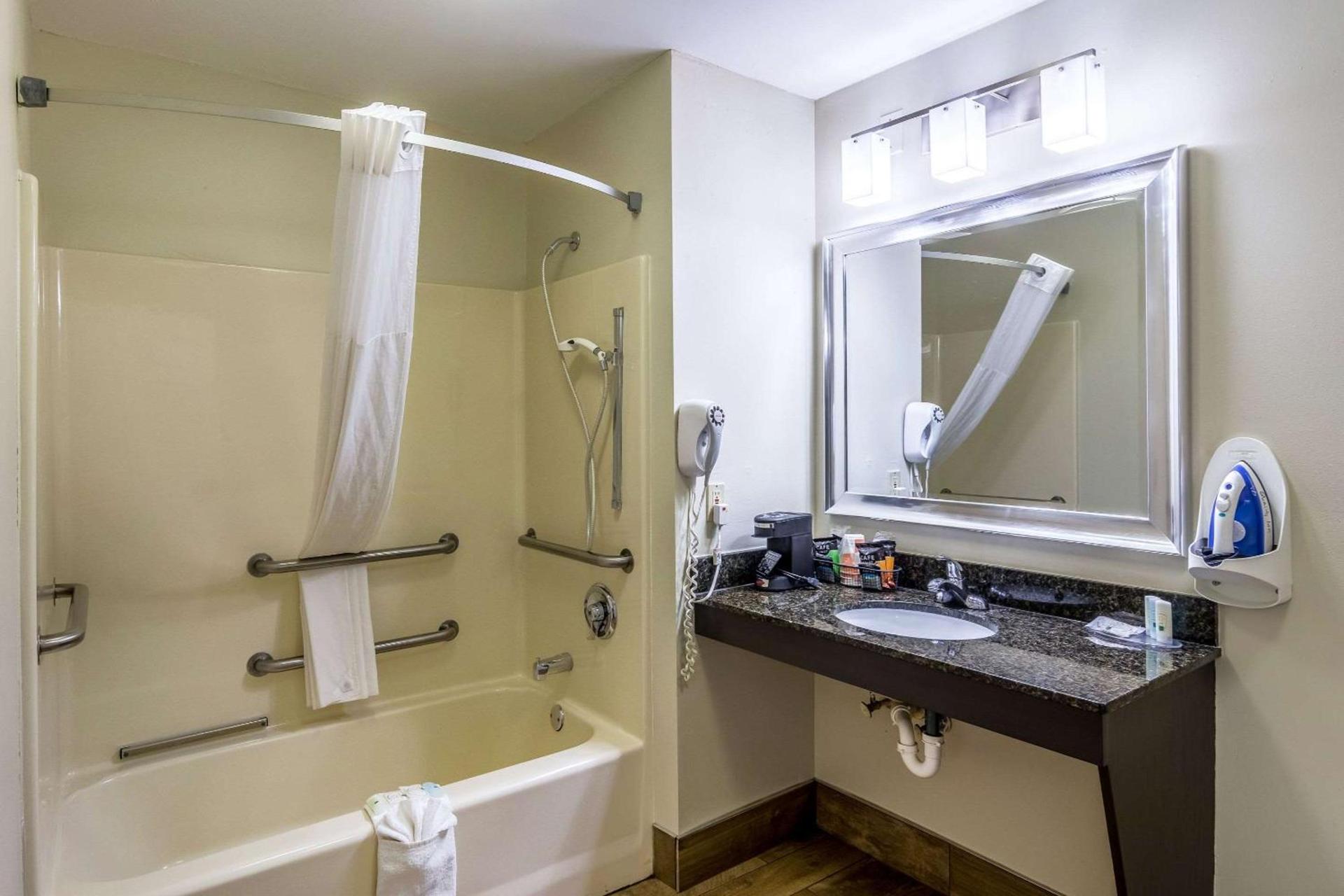 Quality Inn University Area photo 23
