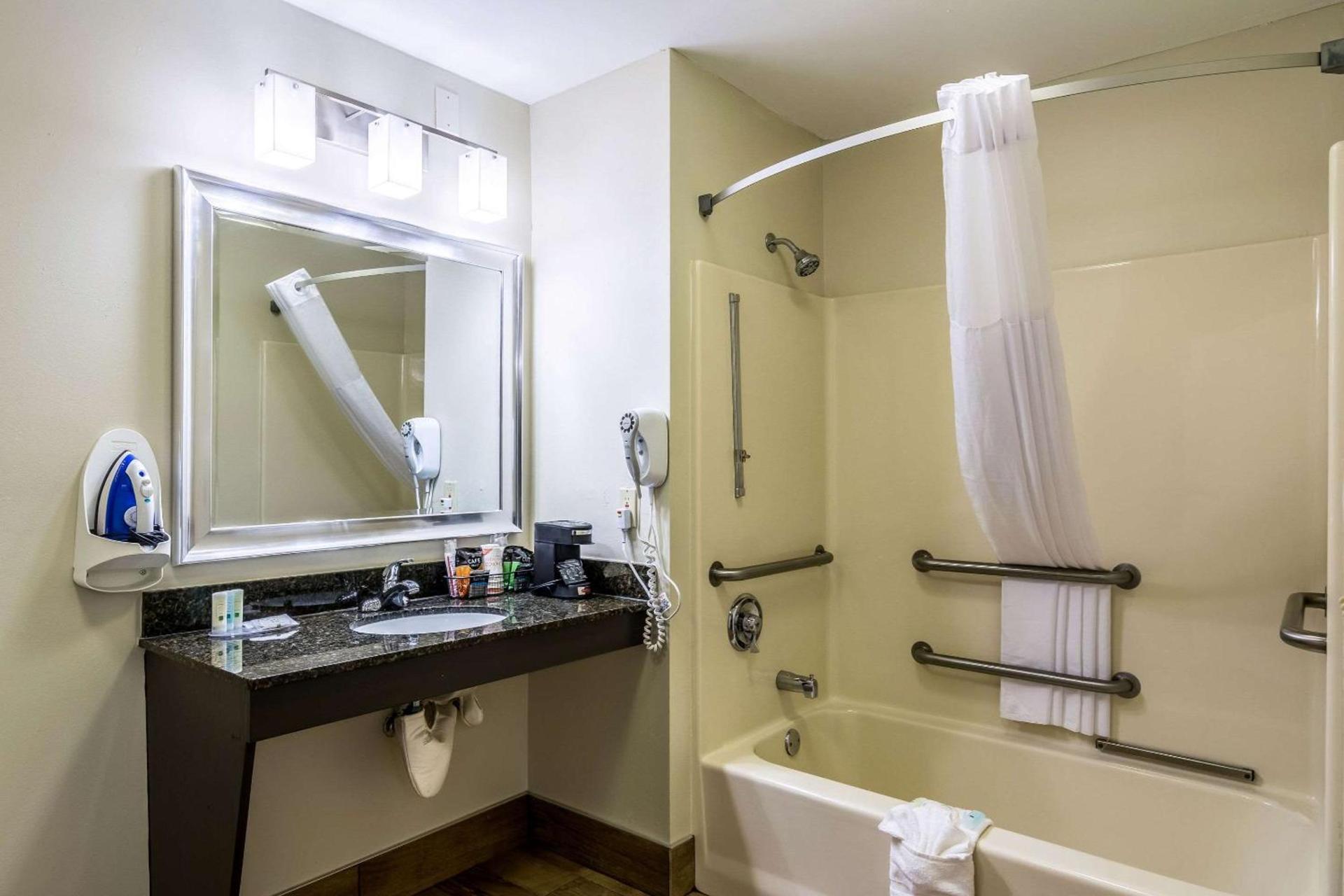 Quality Inn University Area photo 3