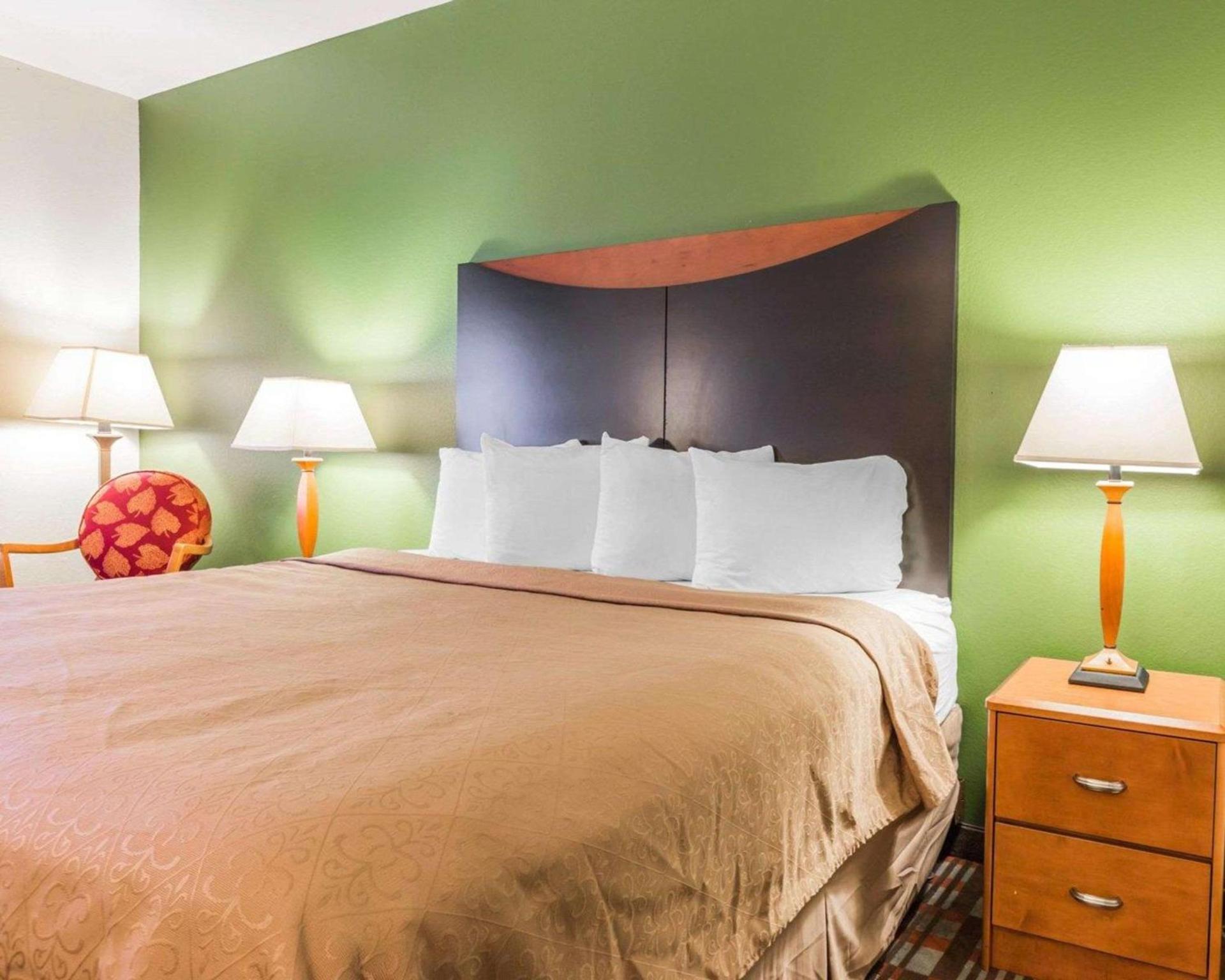 Quality Inn & Suites Birmingham - Highway 280 photo 9