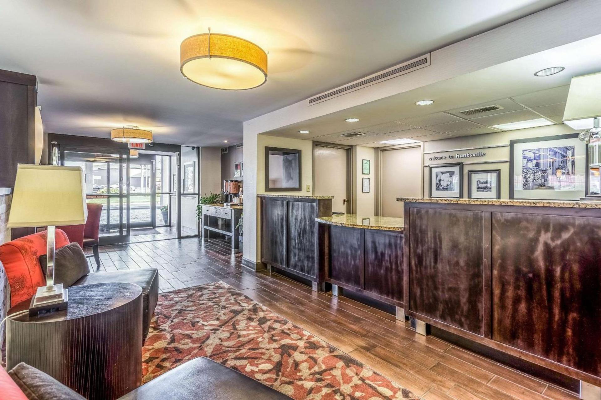 Clarion Pointe Huntsville Research Park photo 4
