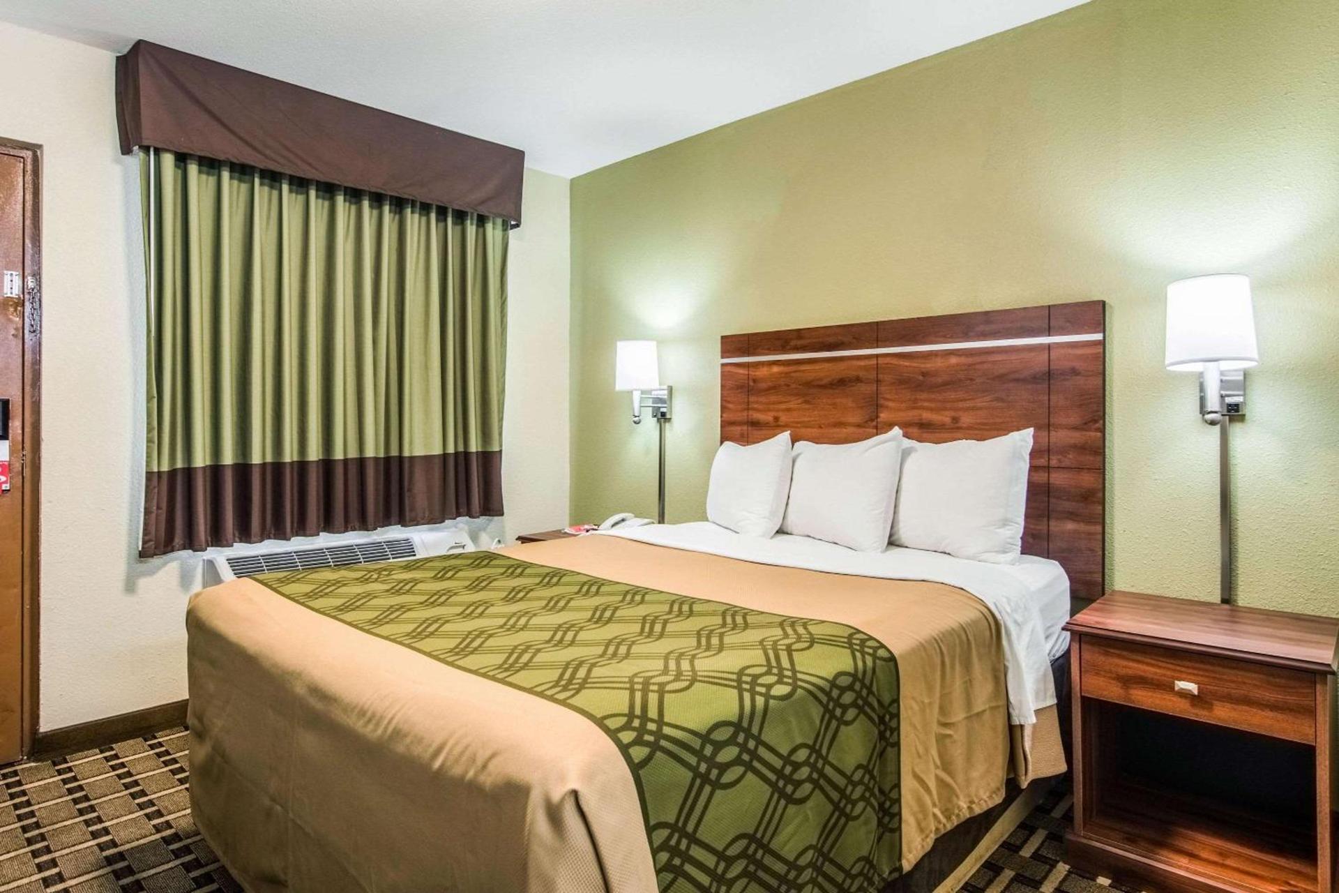 Econo Lodge Jasper photo 12