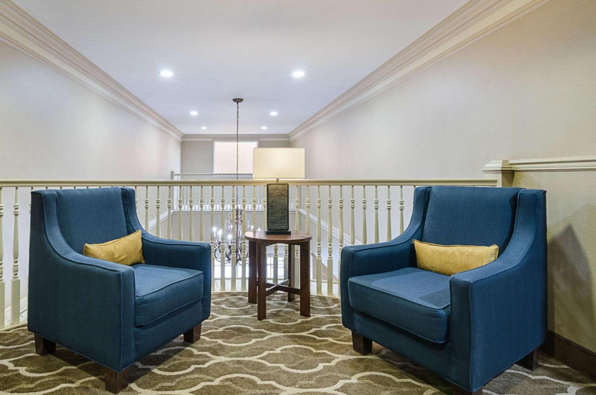 Quality Suites Springdale West I-49 photo 16