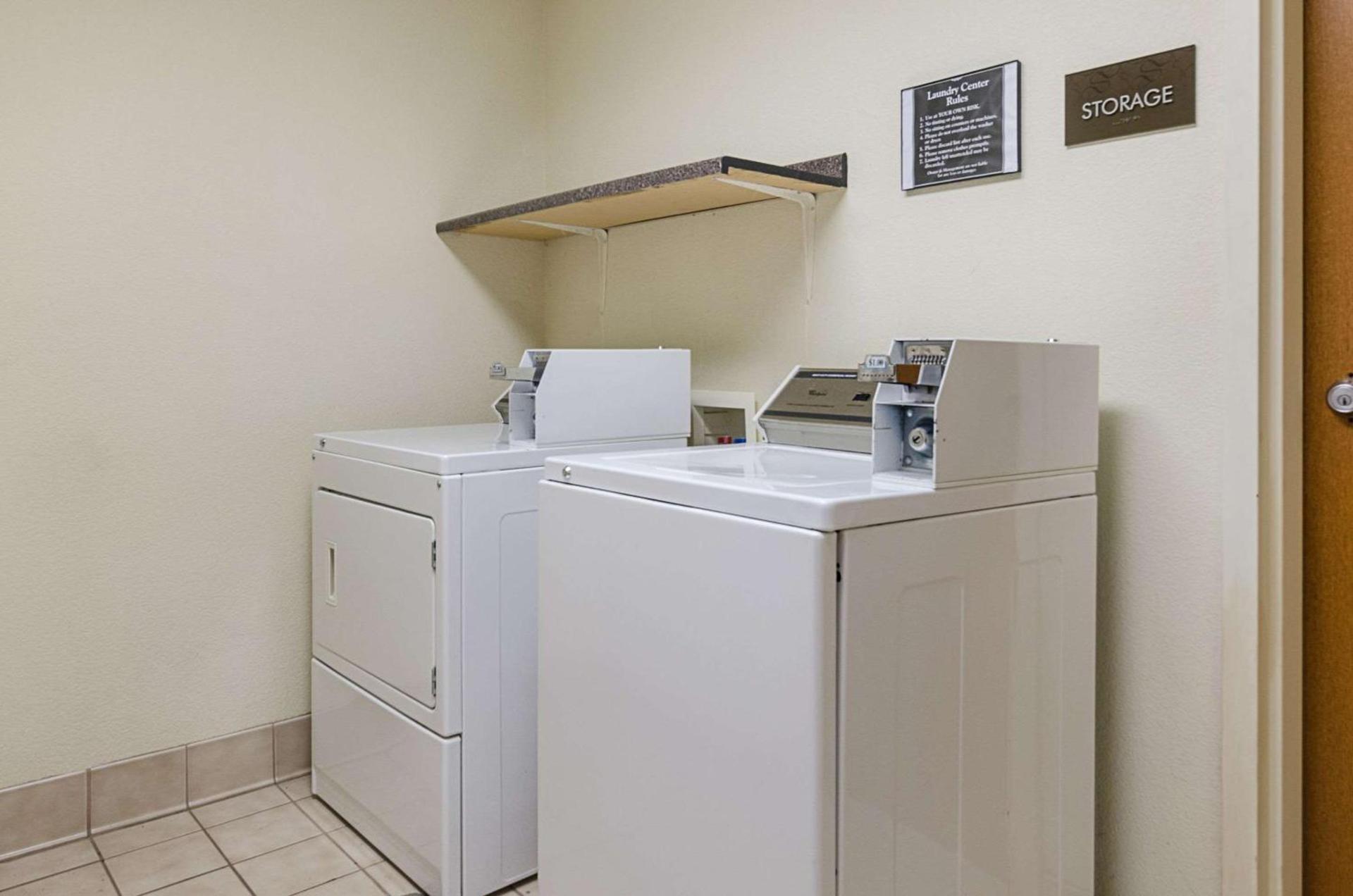 Quality Suites Springdale West I-49 photo 32