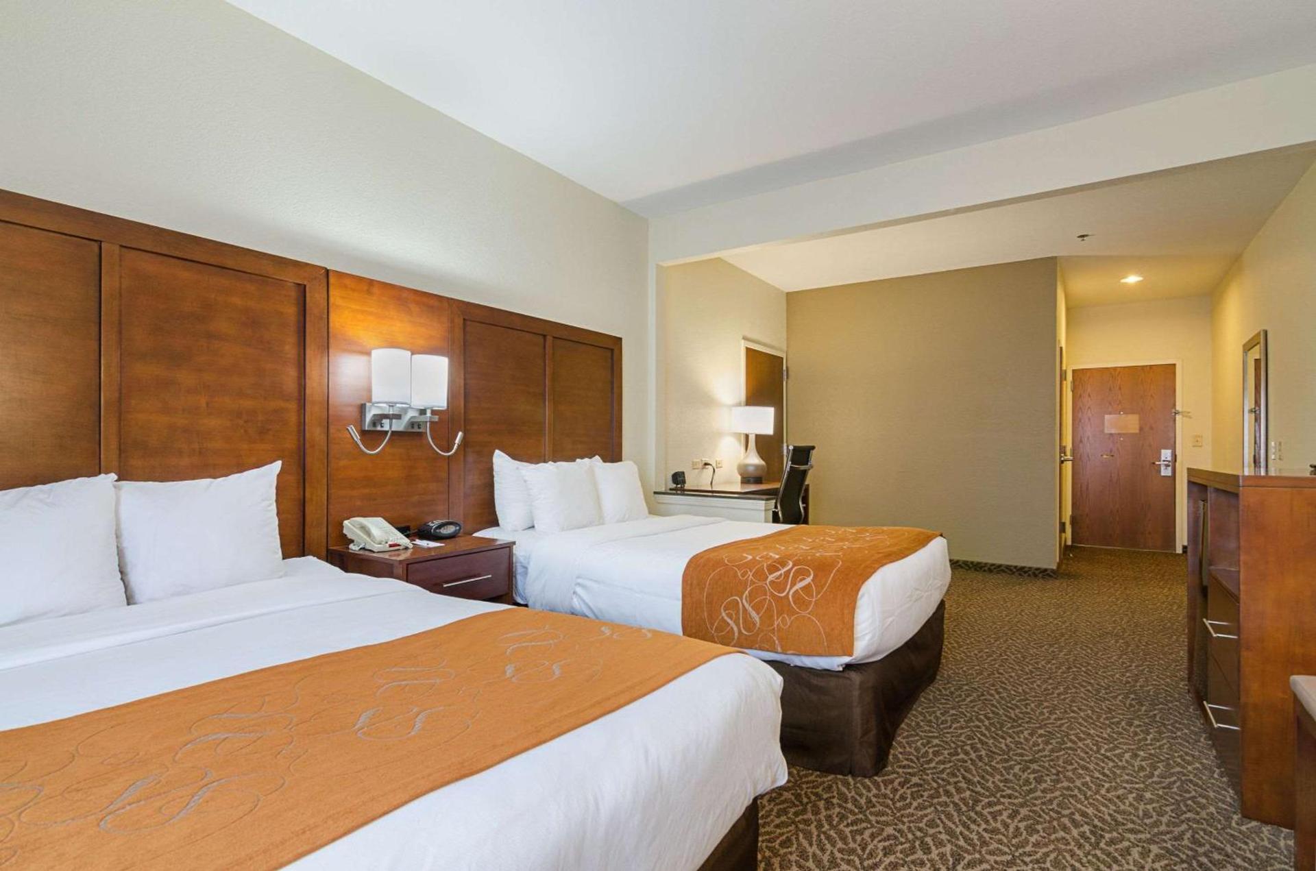 Quality Suites Springdale West I-49 photo 28