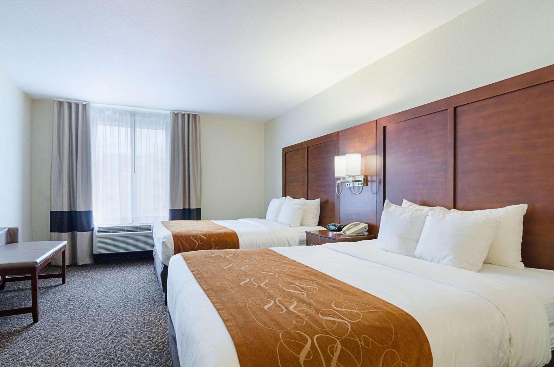 Quality Suites Springdale West I-49 photo 8