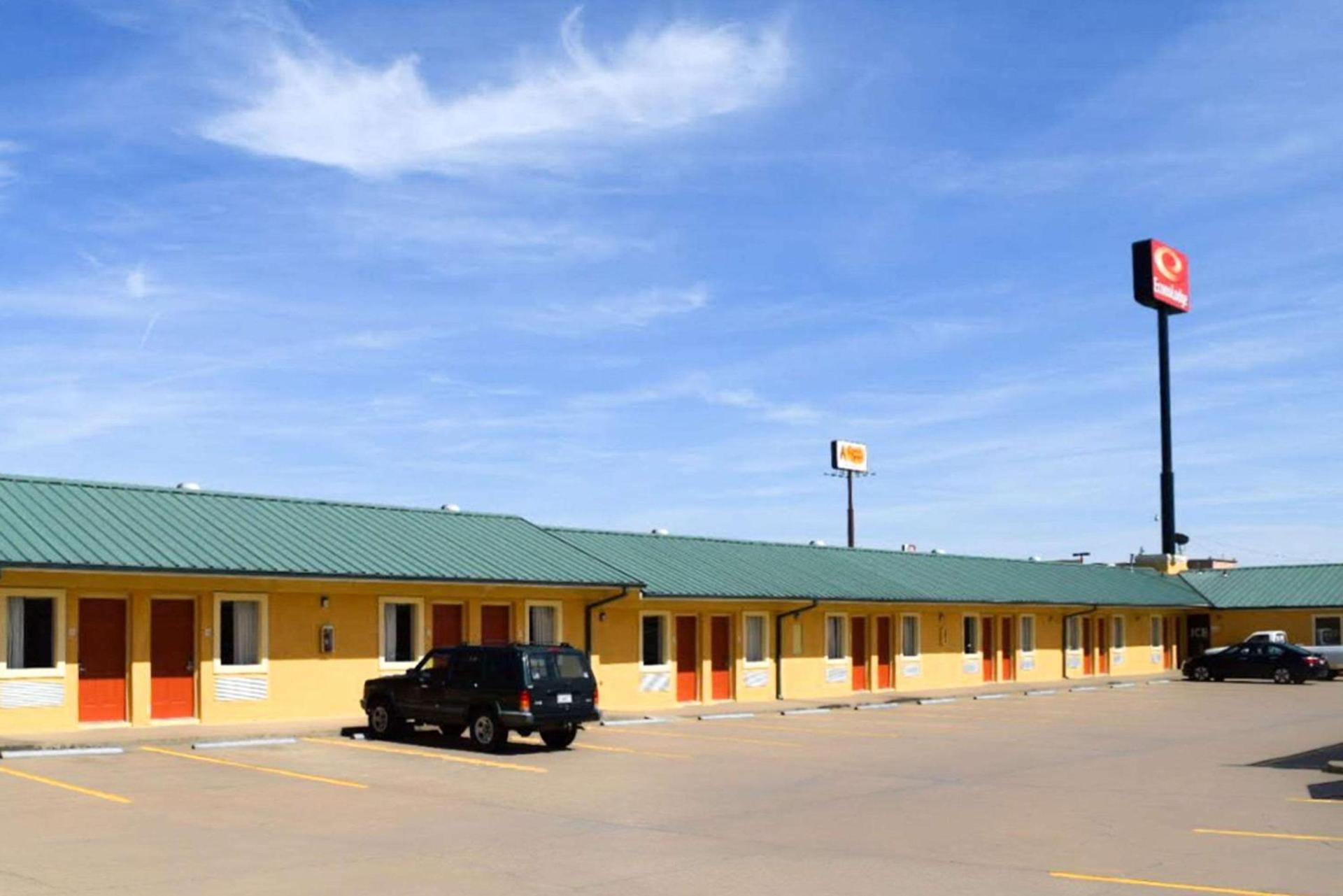 Econo Lodge Jonesboro photo 36