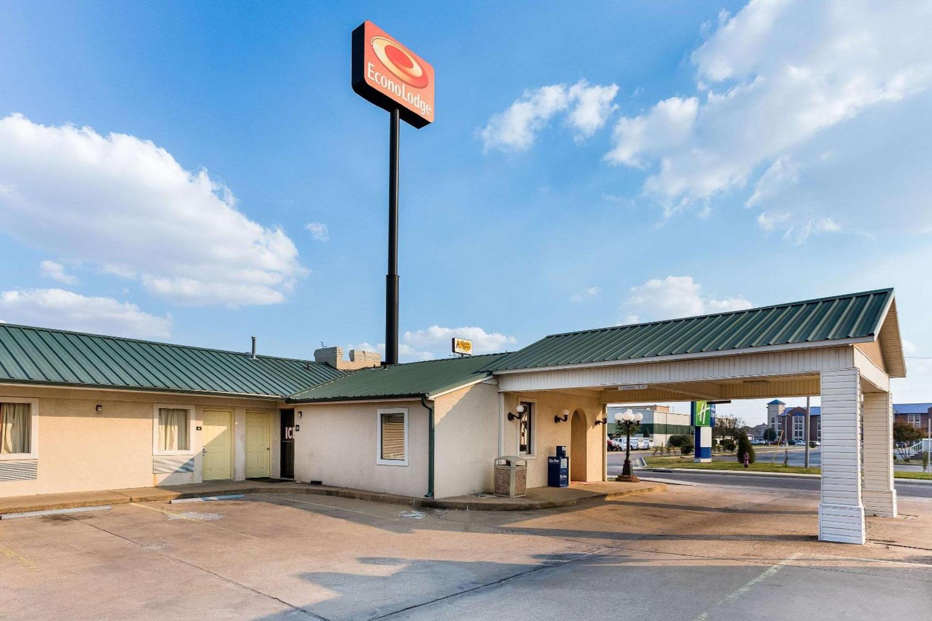 Econo Lodge Jonesboro photo 35