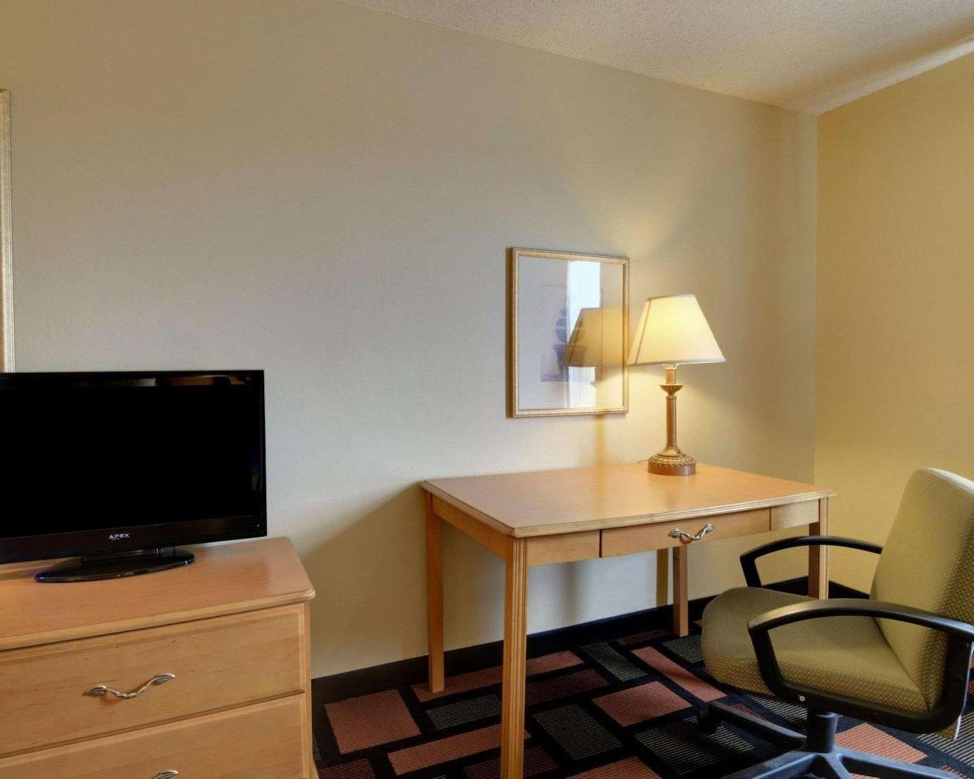 Quality Inn & Suites Malvern photo 12