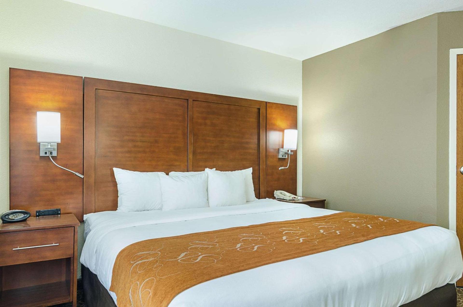 Quality Suites Springdale West I-49 photo 45