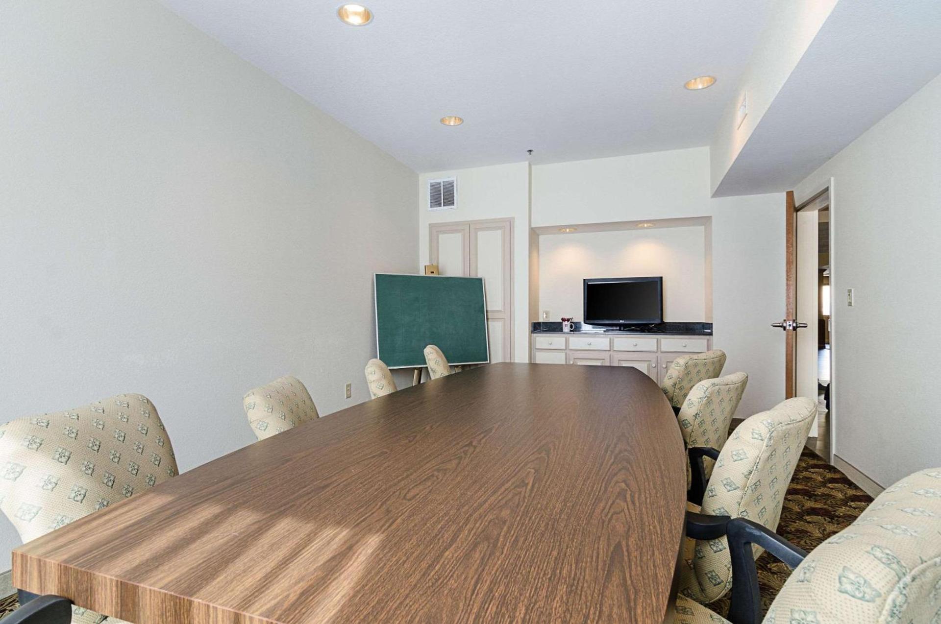 Quality Suites Springdale West I-49 photo 4