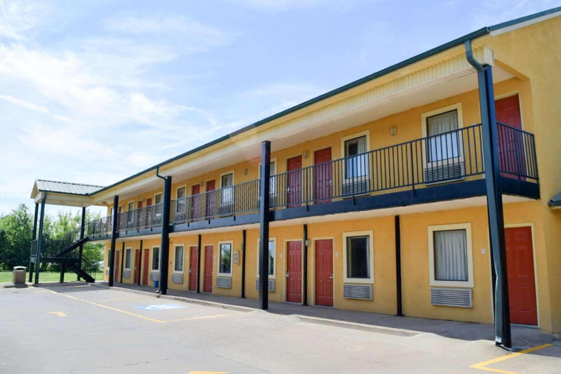Econo Lodge Jonesboro photo 33