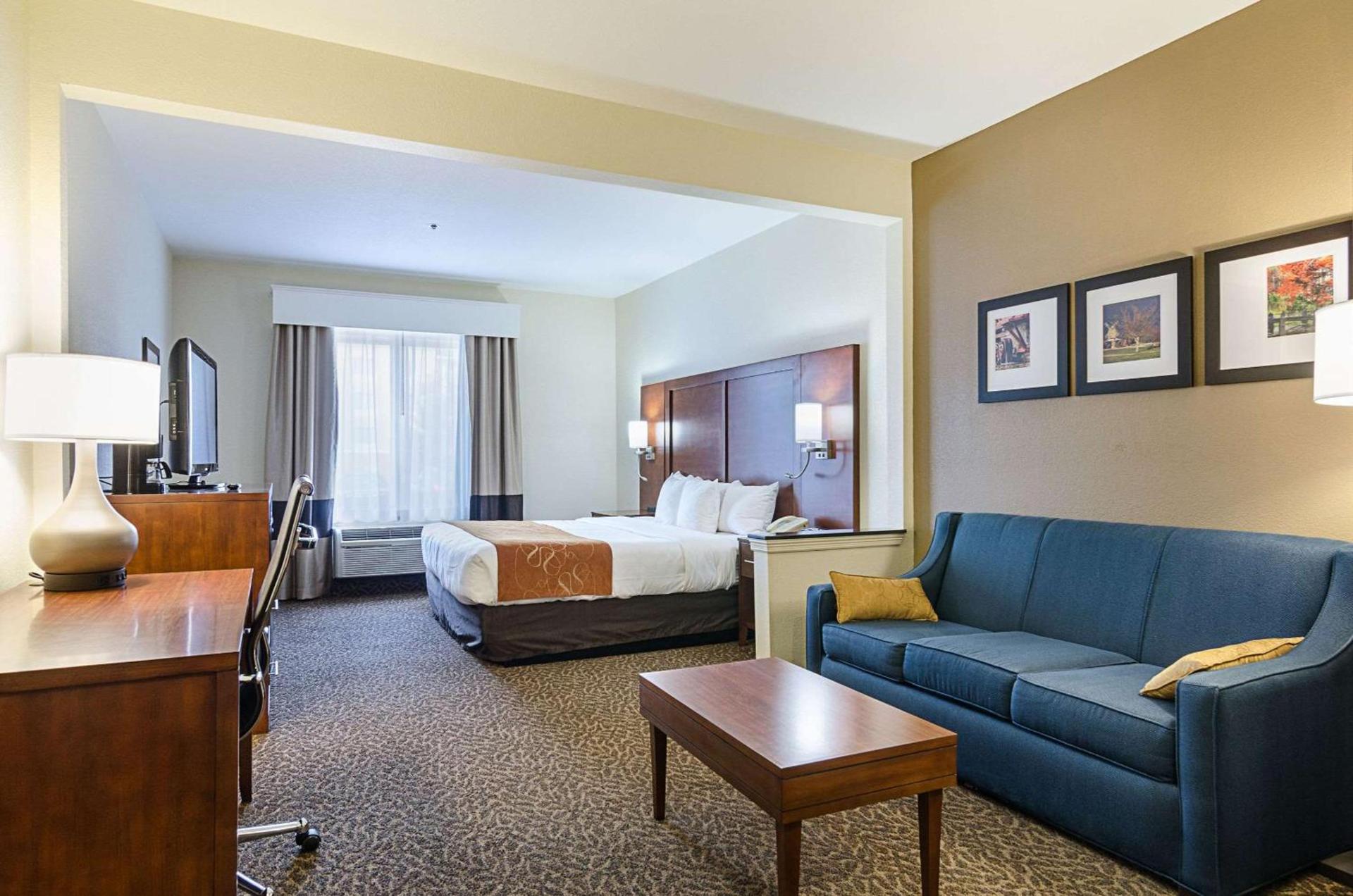 Quality Suites Springdale West I-49 photo 6