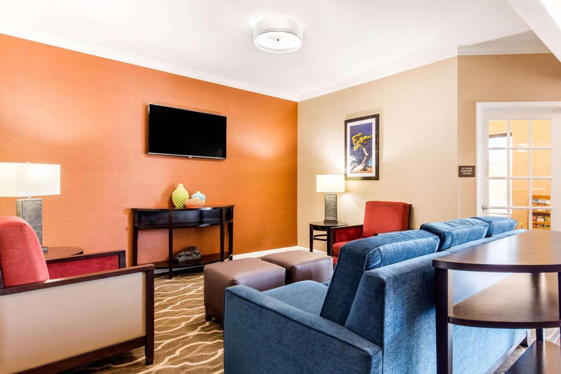 Comfort Inn & Suites Bryant - Benton photo 2