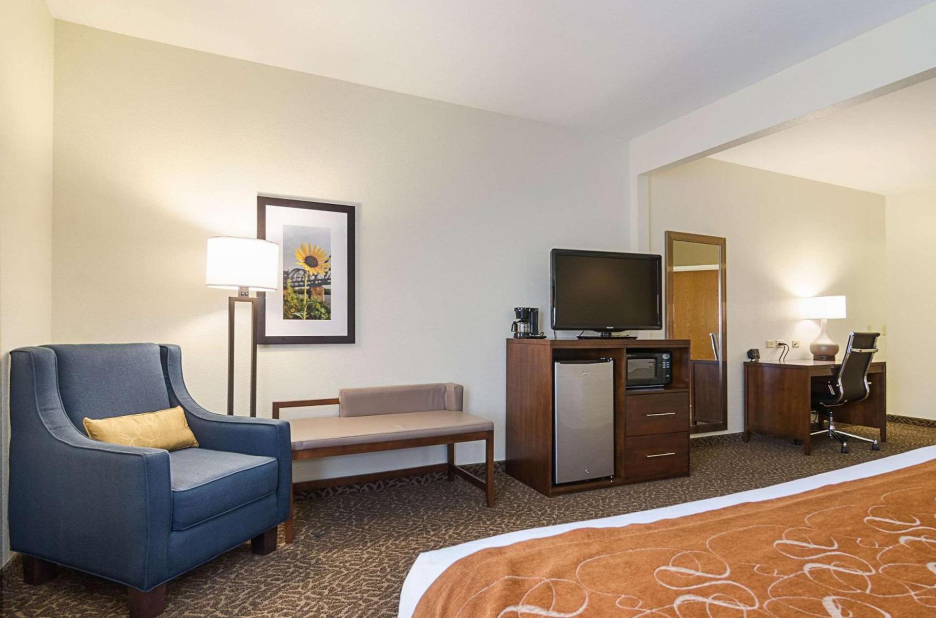 Quality Suites Springdale West I-49 photo 7