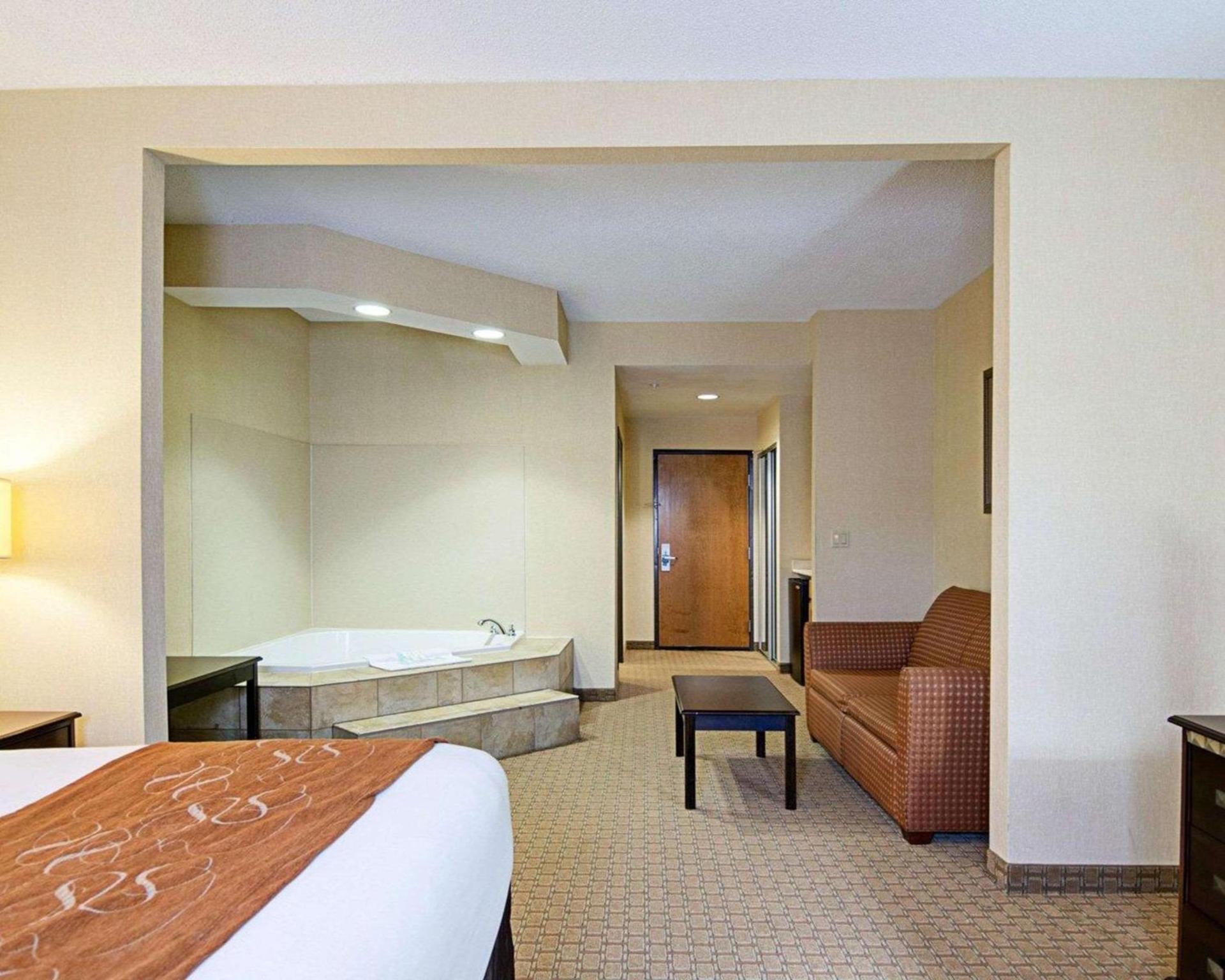 Comfort Suites Conway photo 25
