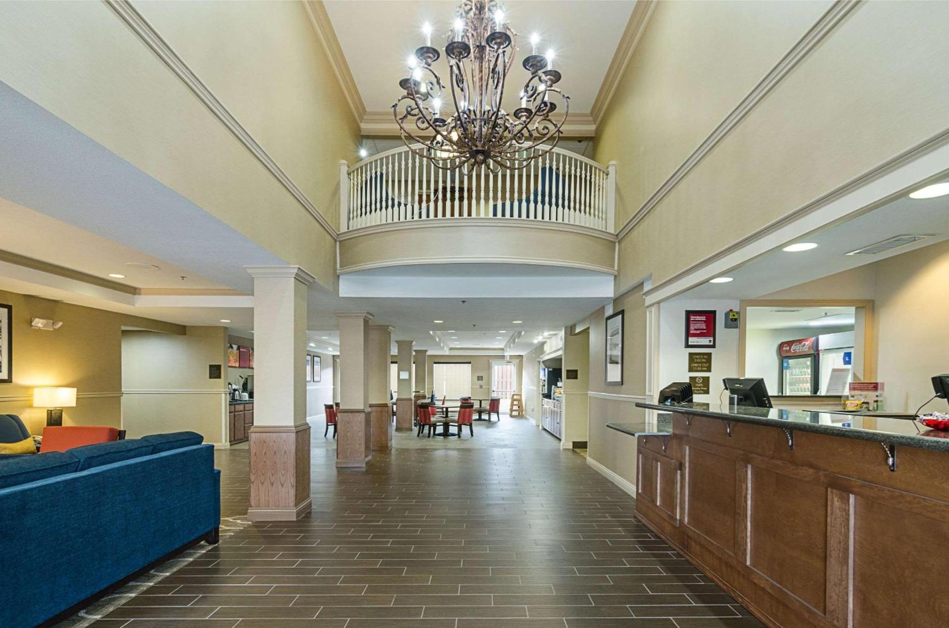Quality Suites Springdale West I-49 photo 2