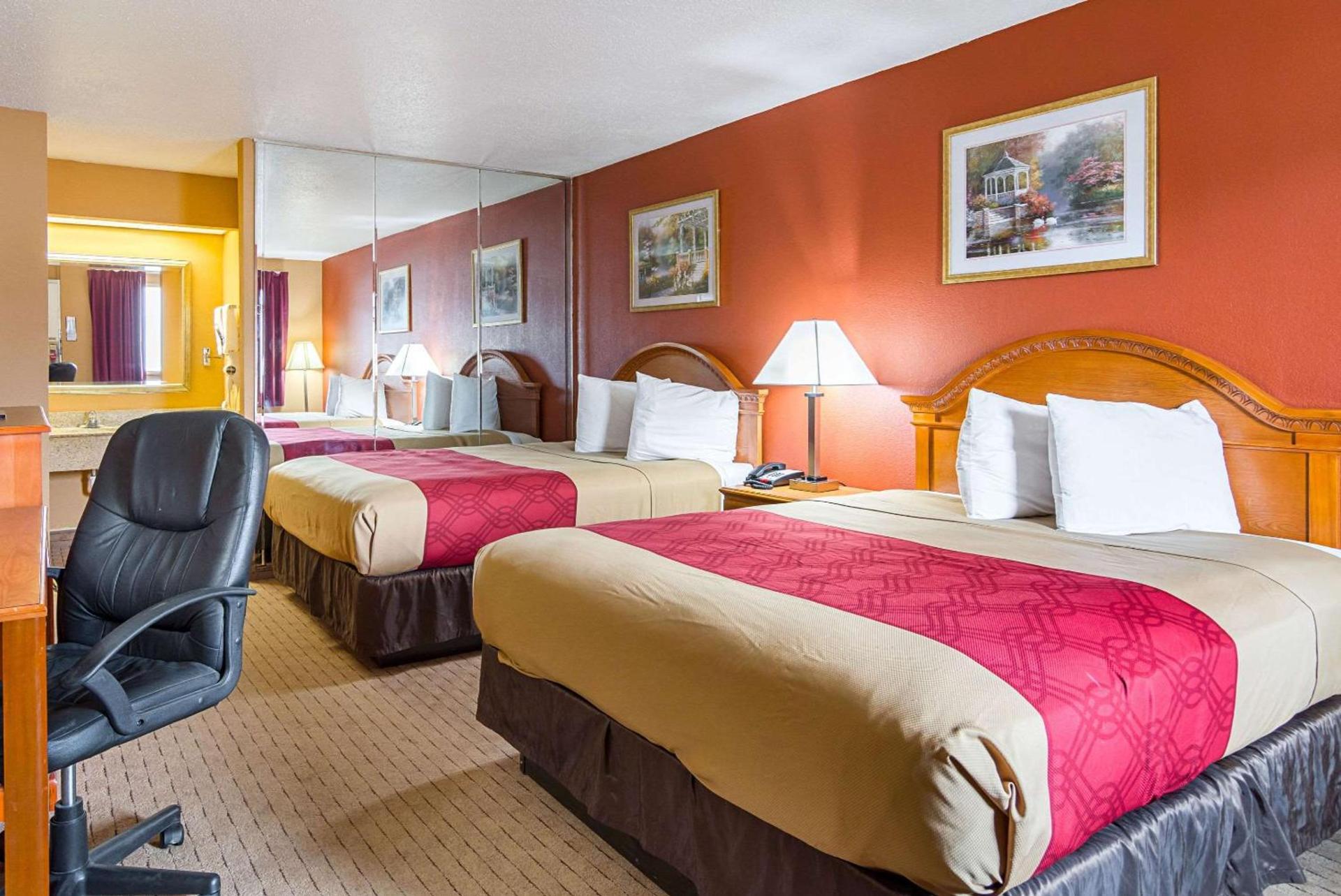 Econo Lodge Jacksonville near Little Rock Air Force Base photo 4