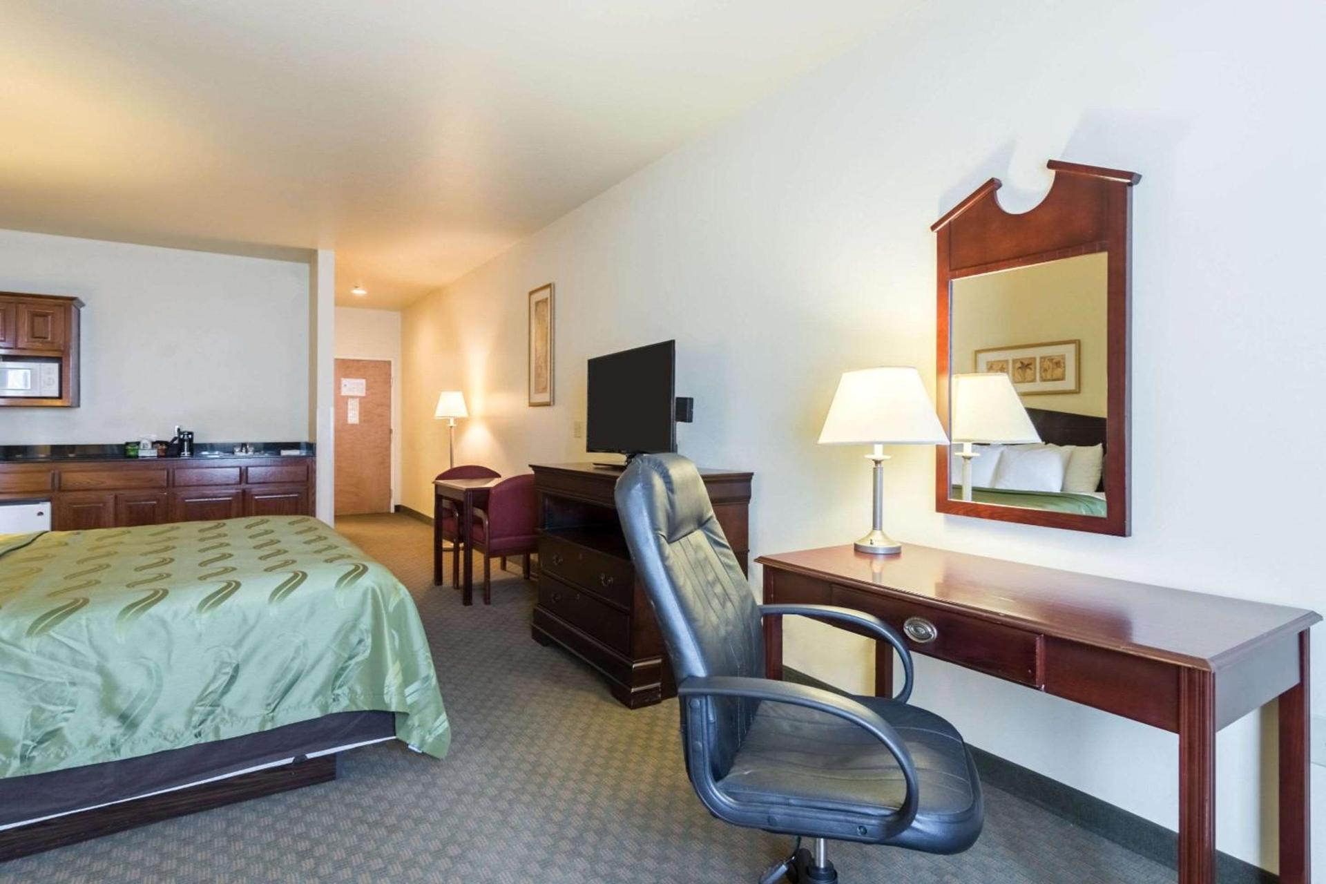 Quality Inn & Suites Alma I-40 photo 2