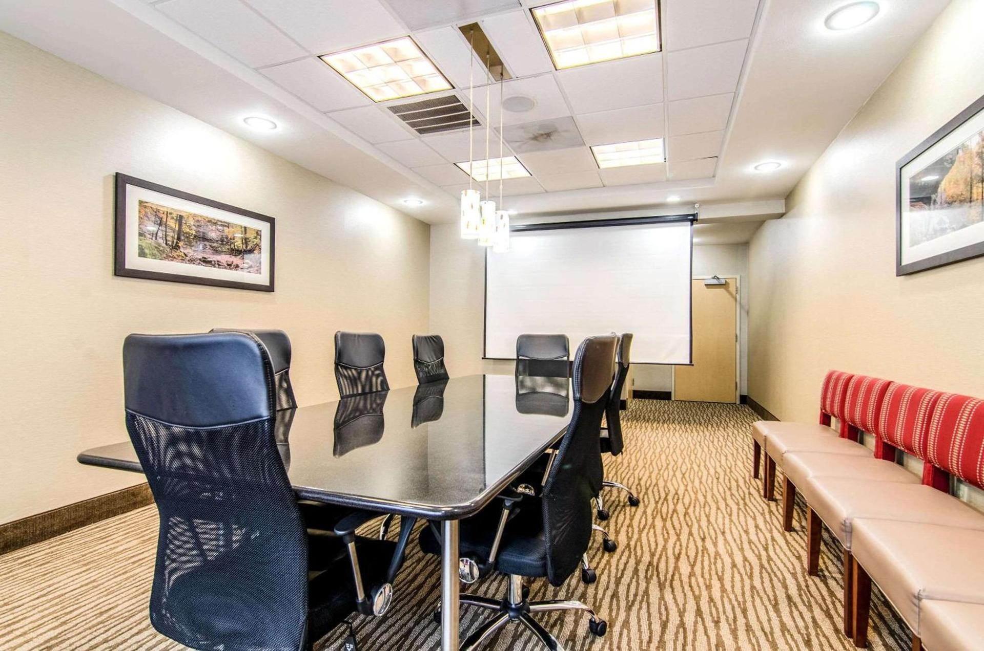 Comfort Suites Bentonville - Rogers photo 28