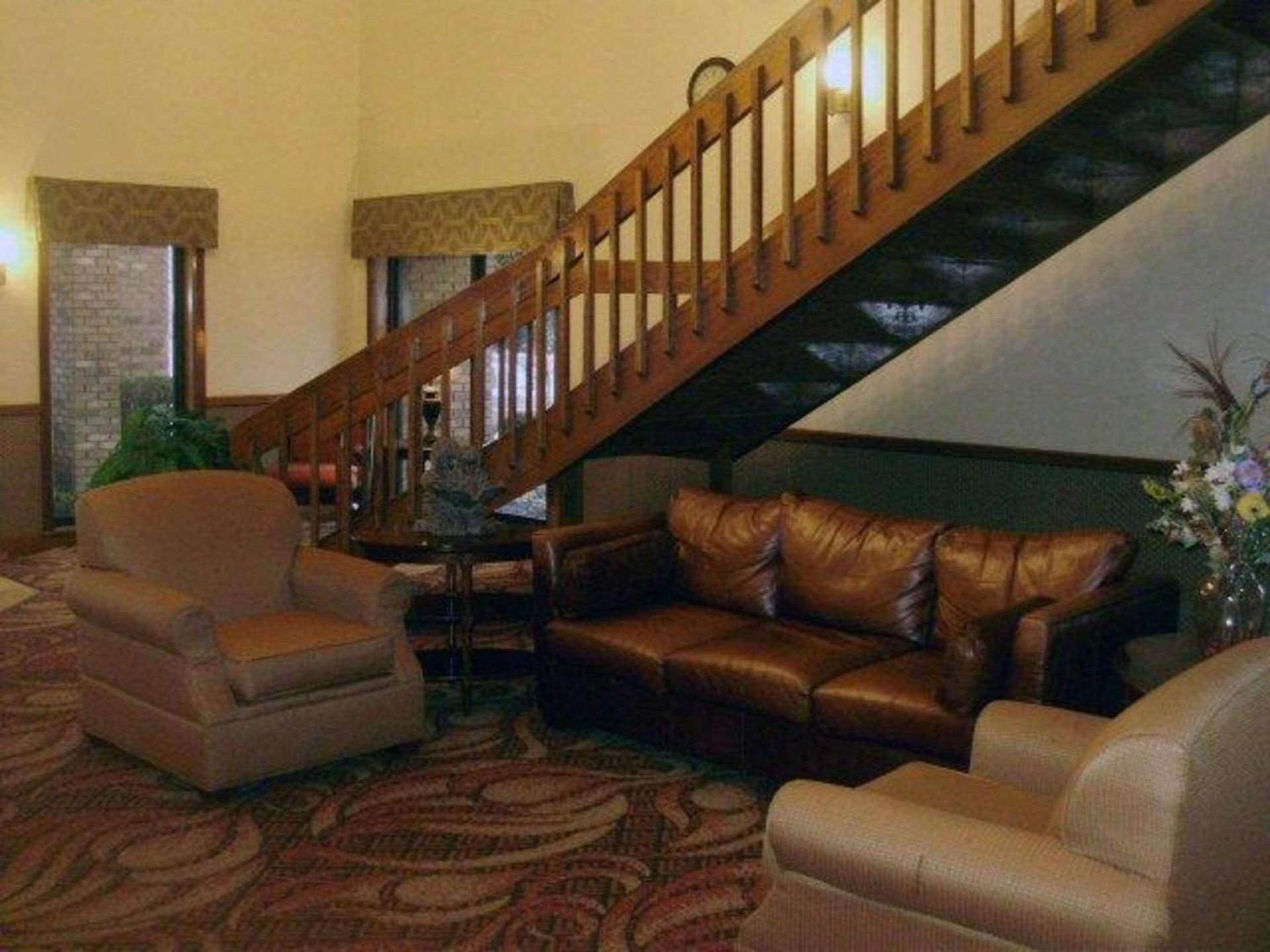 Quality Inn & Suites Searcy I-57 photo 2